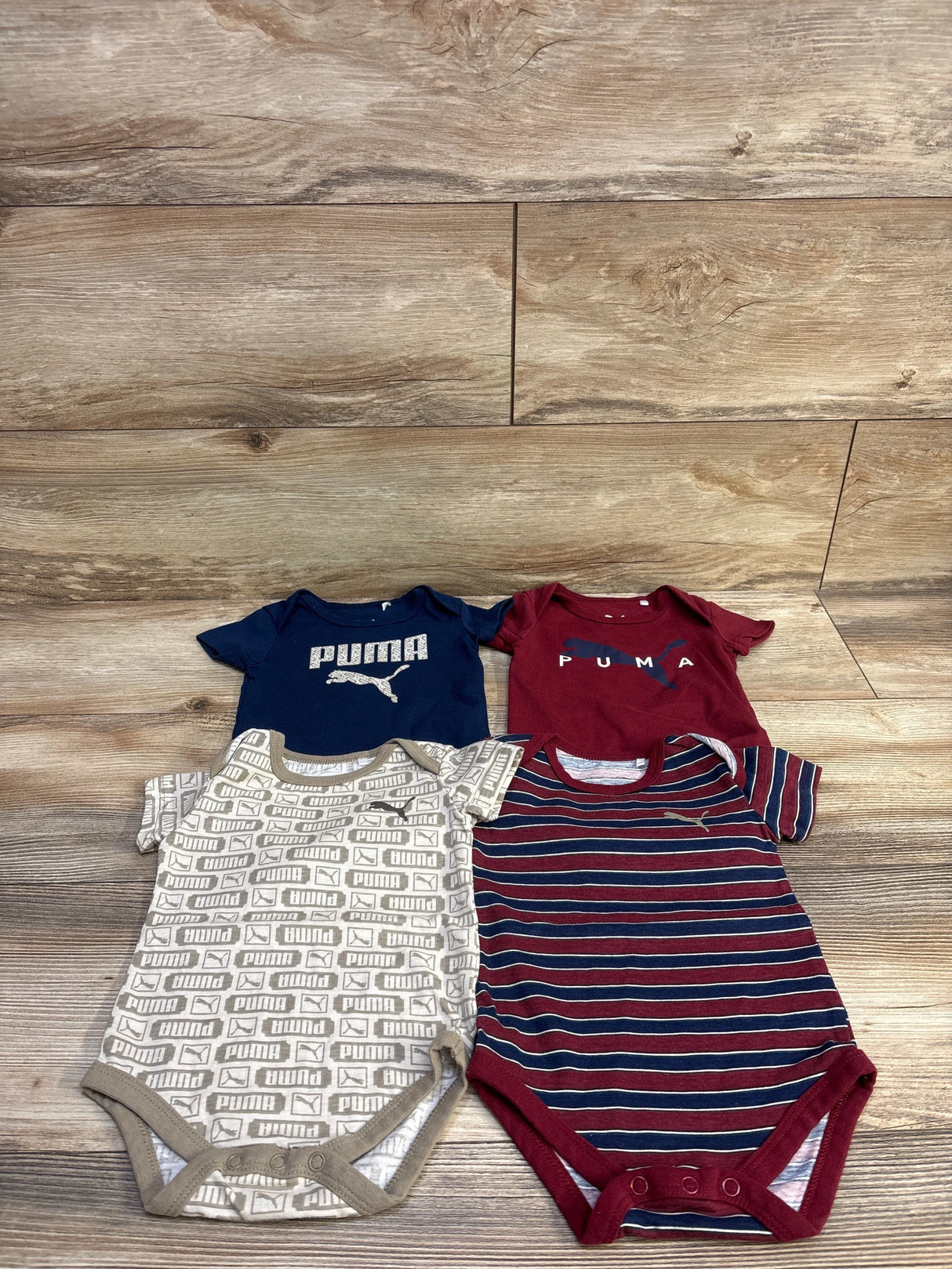 Puma 4pk Bodysuits Maroon sz 3-6m