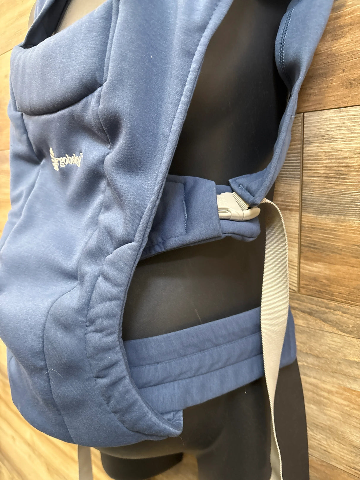 ErgoBaby Embrace Baby Carrier in Soft Navy 7-25lbs