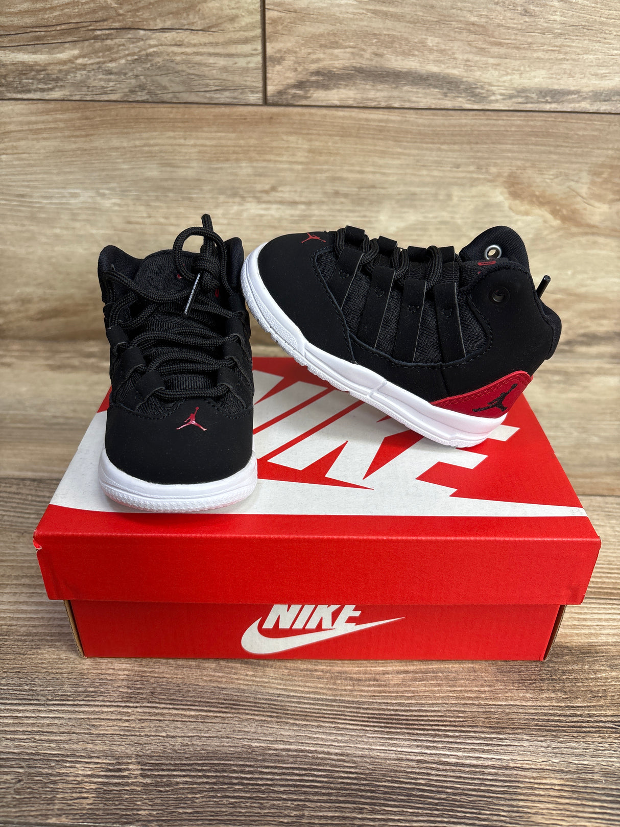 NEW Air Jordan Max Aura BT 'Black Gym Red' Sneakers sz 4c