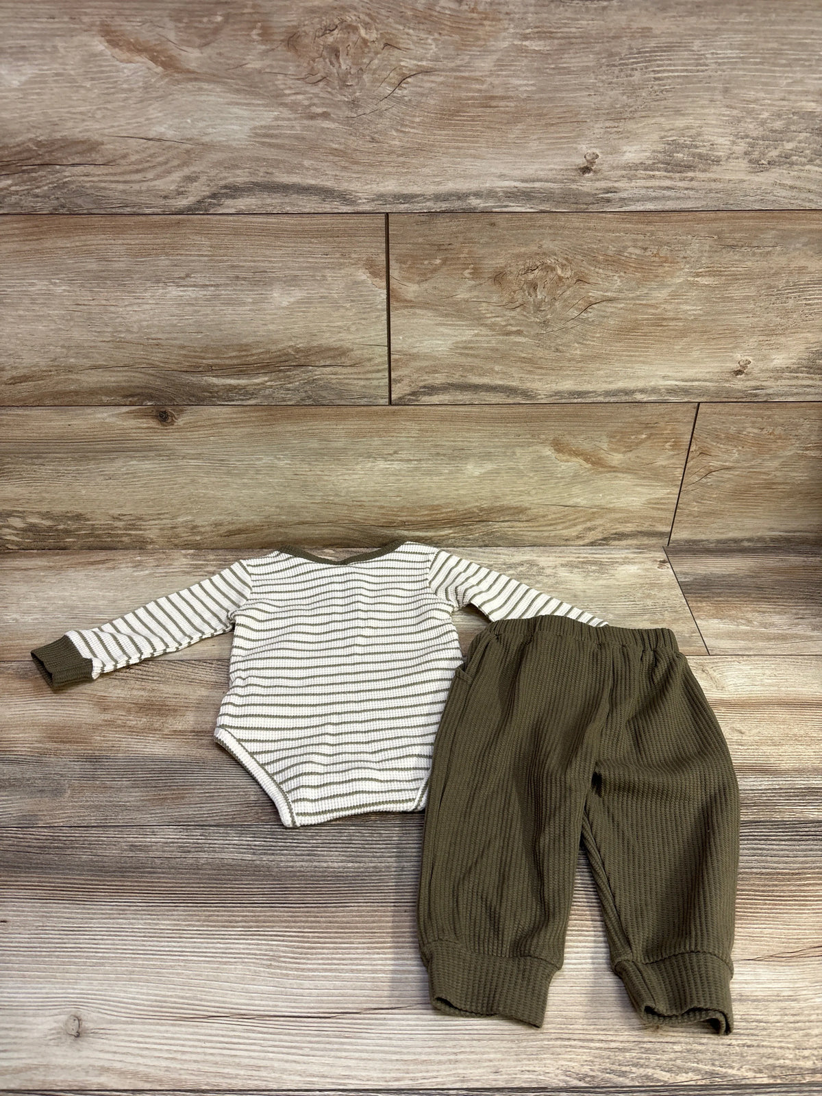 Yoawdats 2pc Knit Striped Henley Bodysuit & pants Set White sz 6-12m