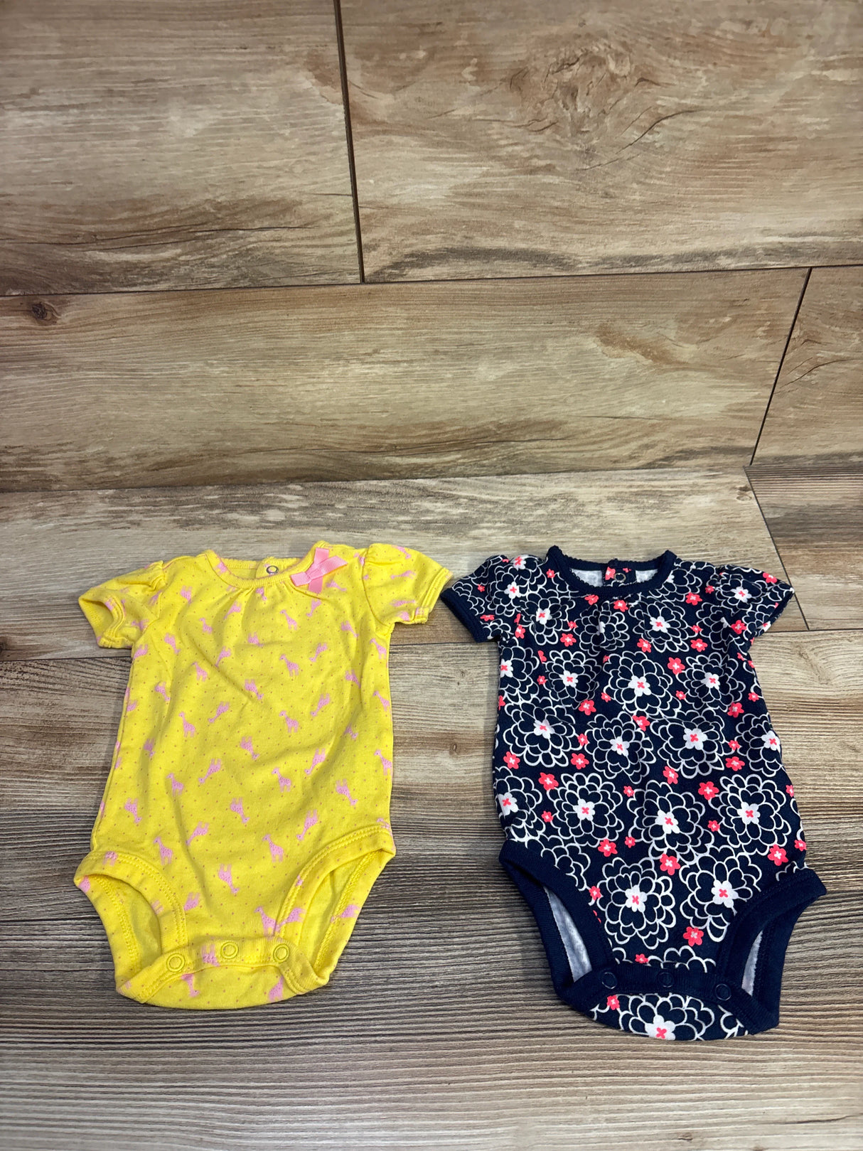 Simple Joys 2pk Bodysuits Navy/Yellow sz 0-3m