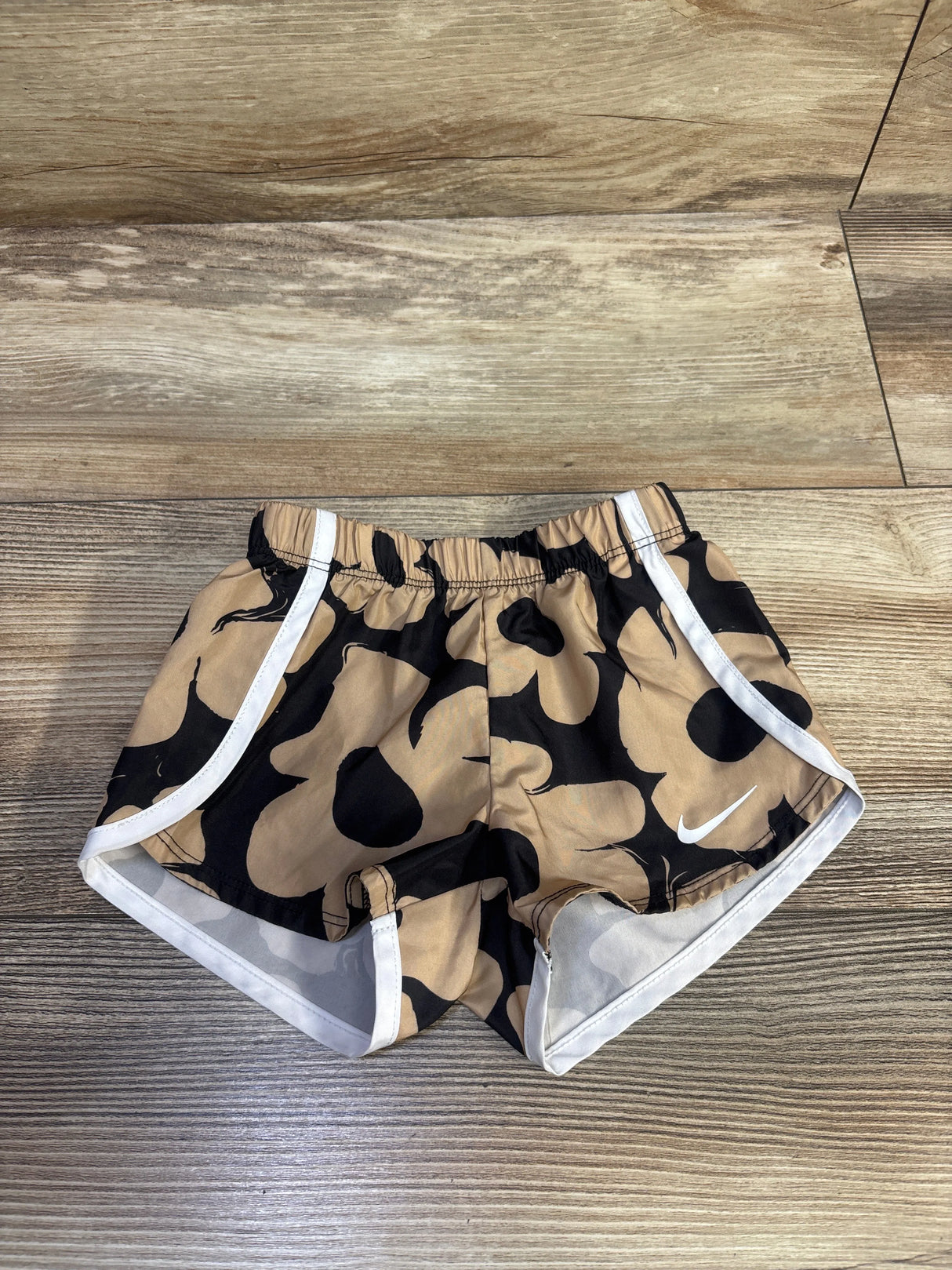 Nike Dri-Fit Floral Shorts Beige sz 12m