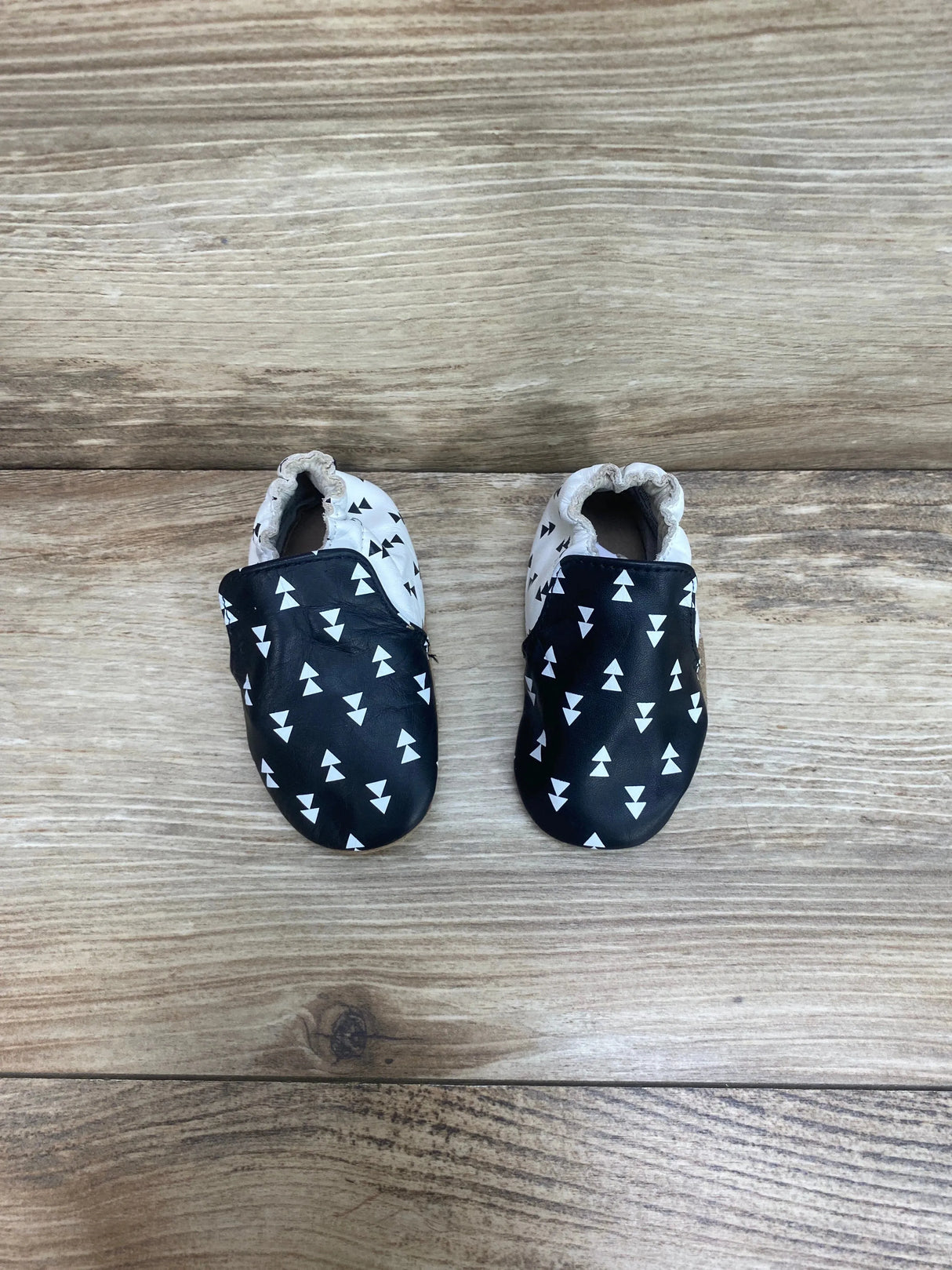 Robeez Soft Sole Leather Sole Shoes Triangles Black/White Sz 1c/2c - Me n Mommy To Be