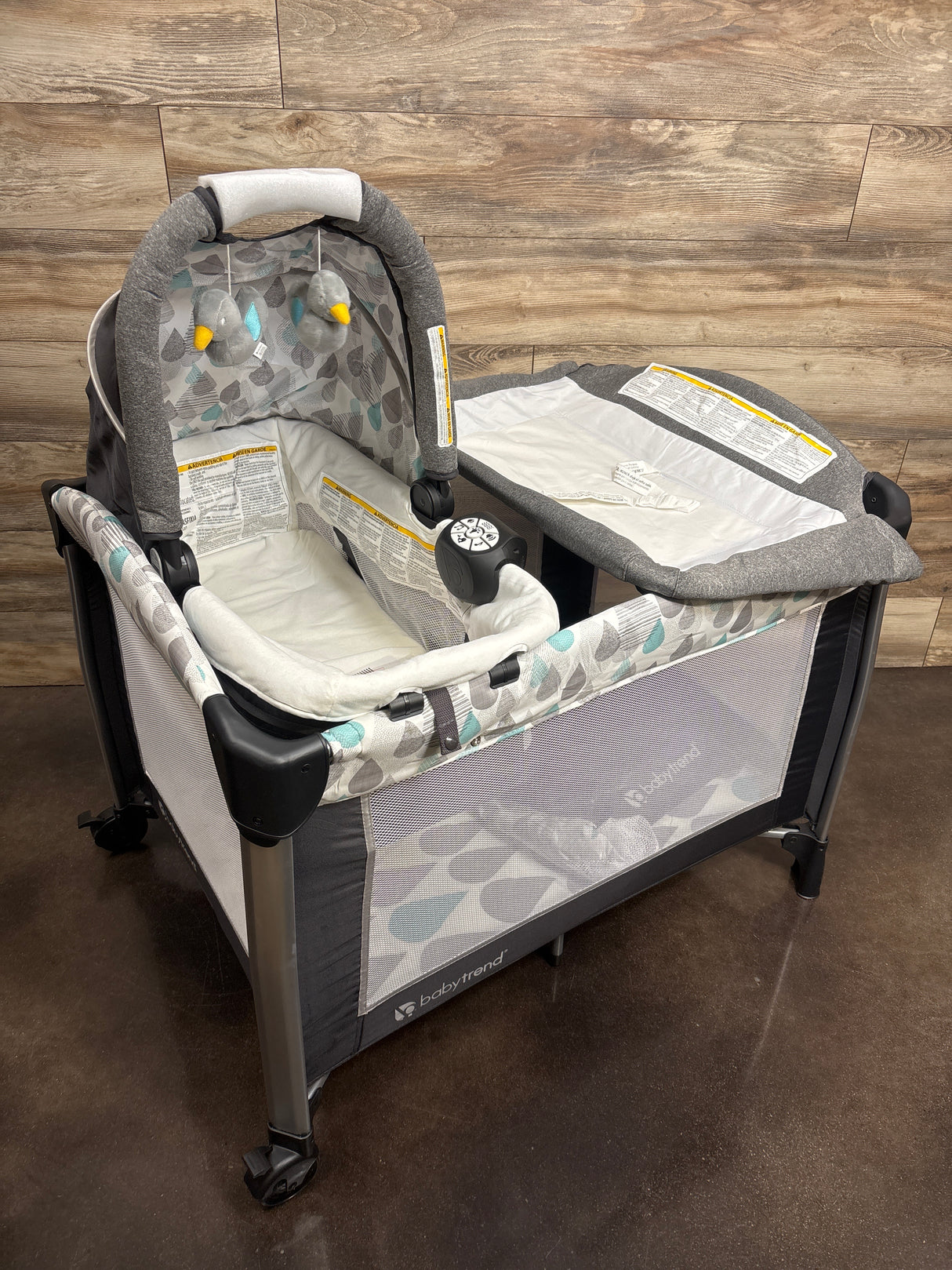 NEW Baby Trend Go Lite ELX Nursery Center Playard in Drip Drop