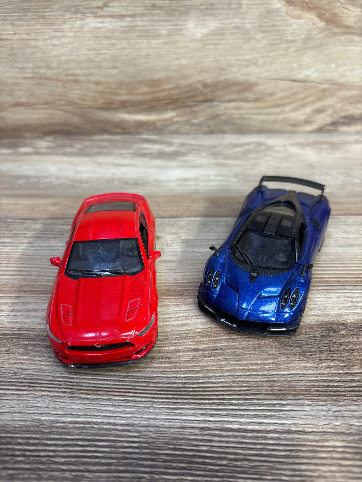 Kinsmart 2pk 1/38 Scale Diecast Cars: 2016 Pangani Huayra BC + 2015 Ford Mustang GT