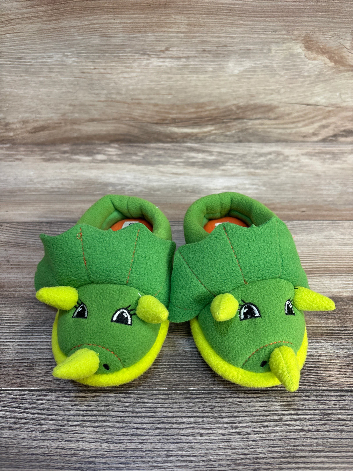 Dearfoams Triceratops Plush Slippers Green sz 7-8c