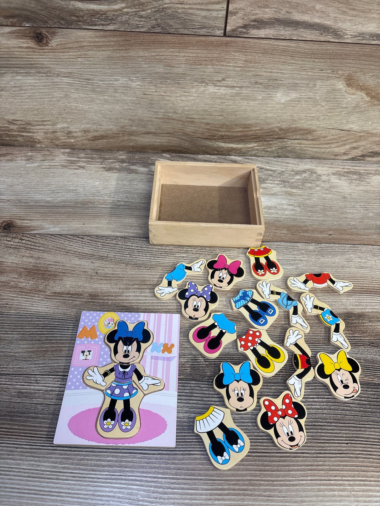 Melissa & Doug Wooden Minnie Mouse Dress-Up Play Set 18pc