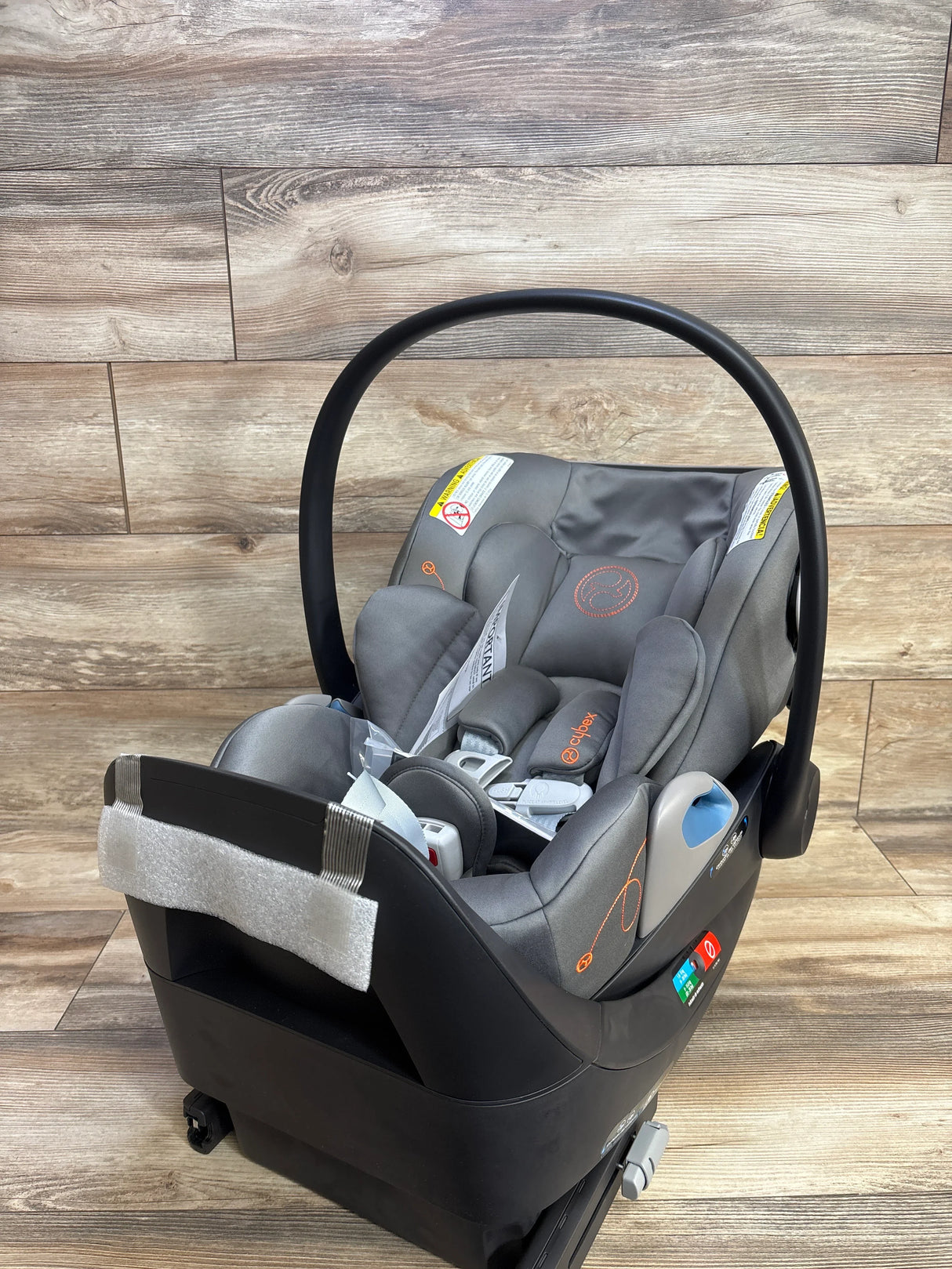 NEW Cybex Gold Cloud G Lux Infant Car Seat in Lava Grey 4-35lbs