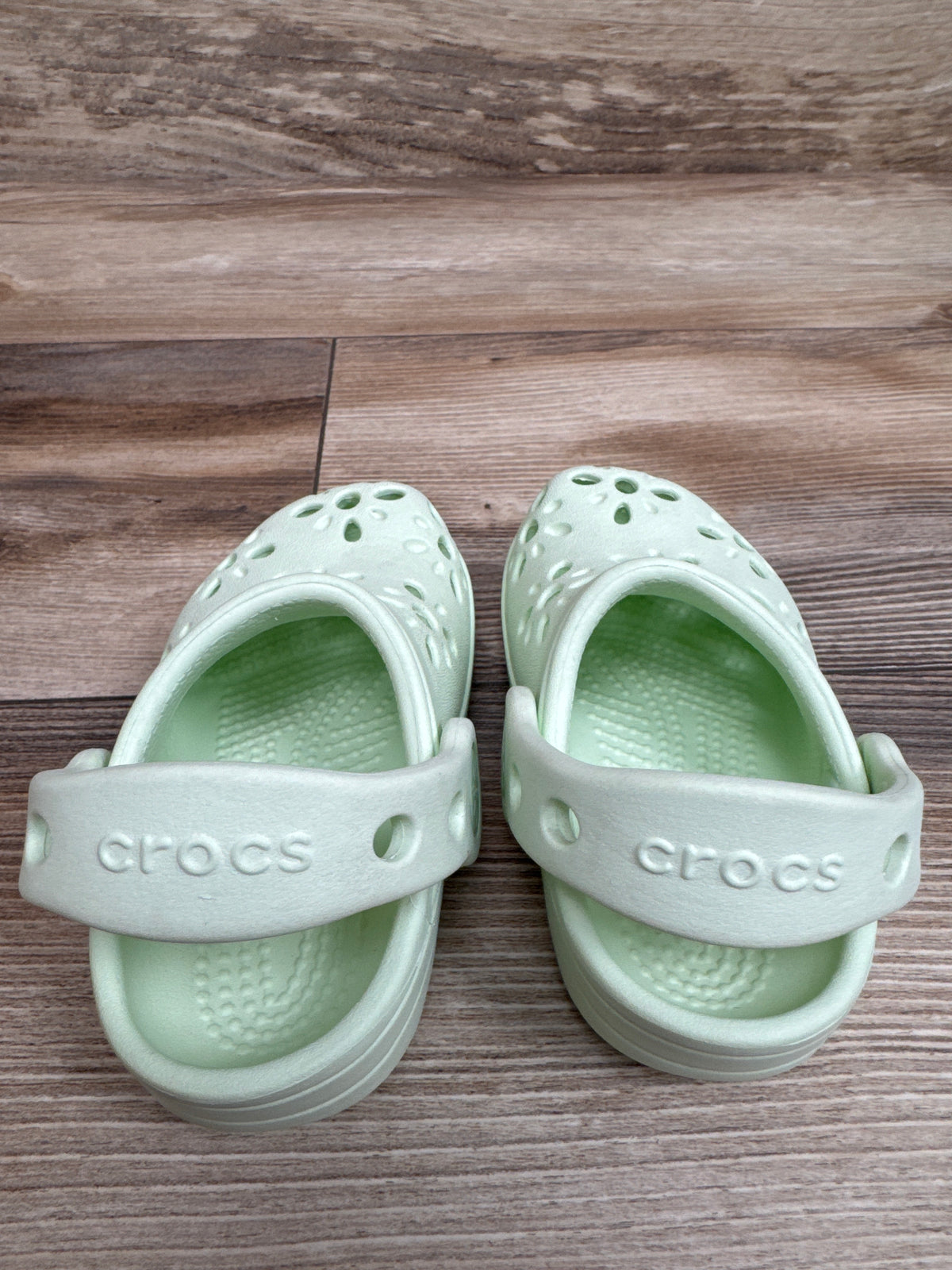 Crocs Classic Floral Cut-Out Clog in Jade Tint sz 5c