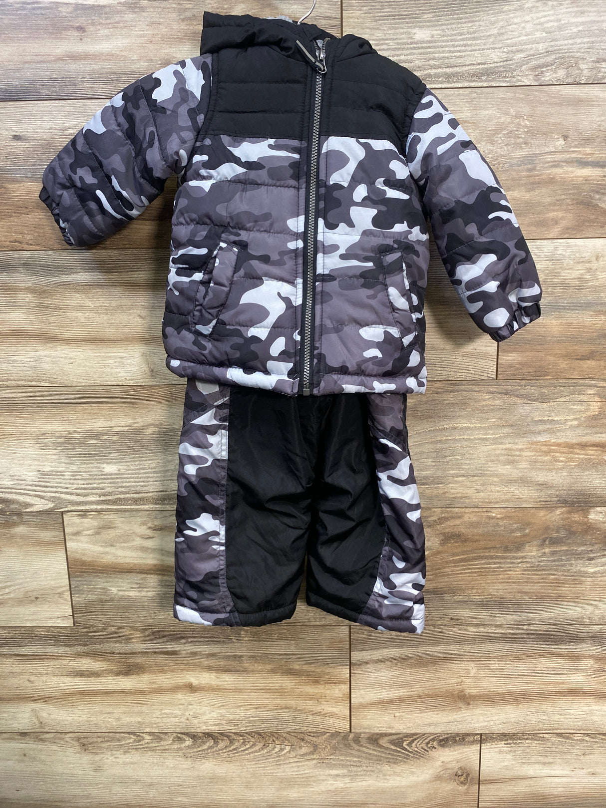 Arctic Quest Camo Bib Snow Pants and Ski Jacket Black/Grey sz 2T
