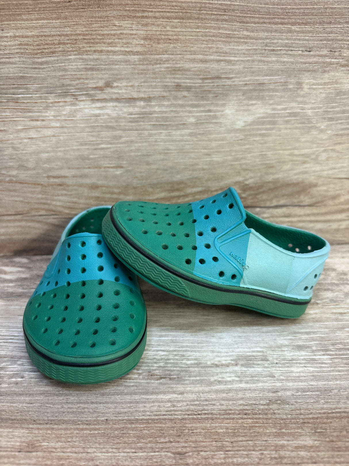 Native x Crayola Miles Block Green Shoes sz 5c - Me n Mommy To Be