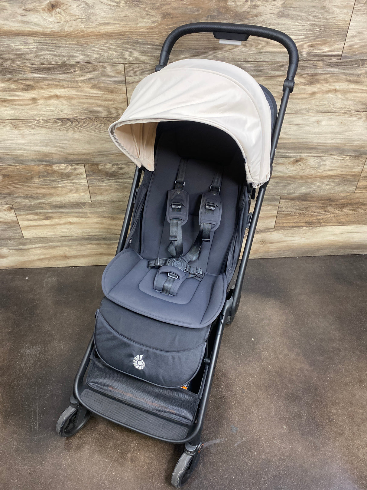 Ergobaby Metro 3 Compact Stroller in Natural Beige