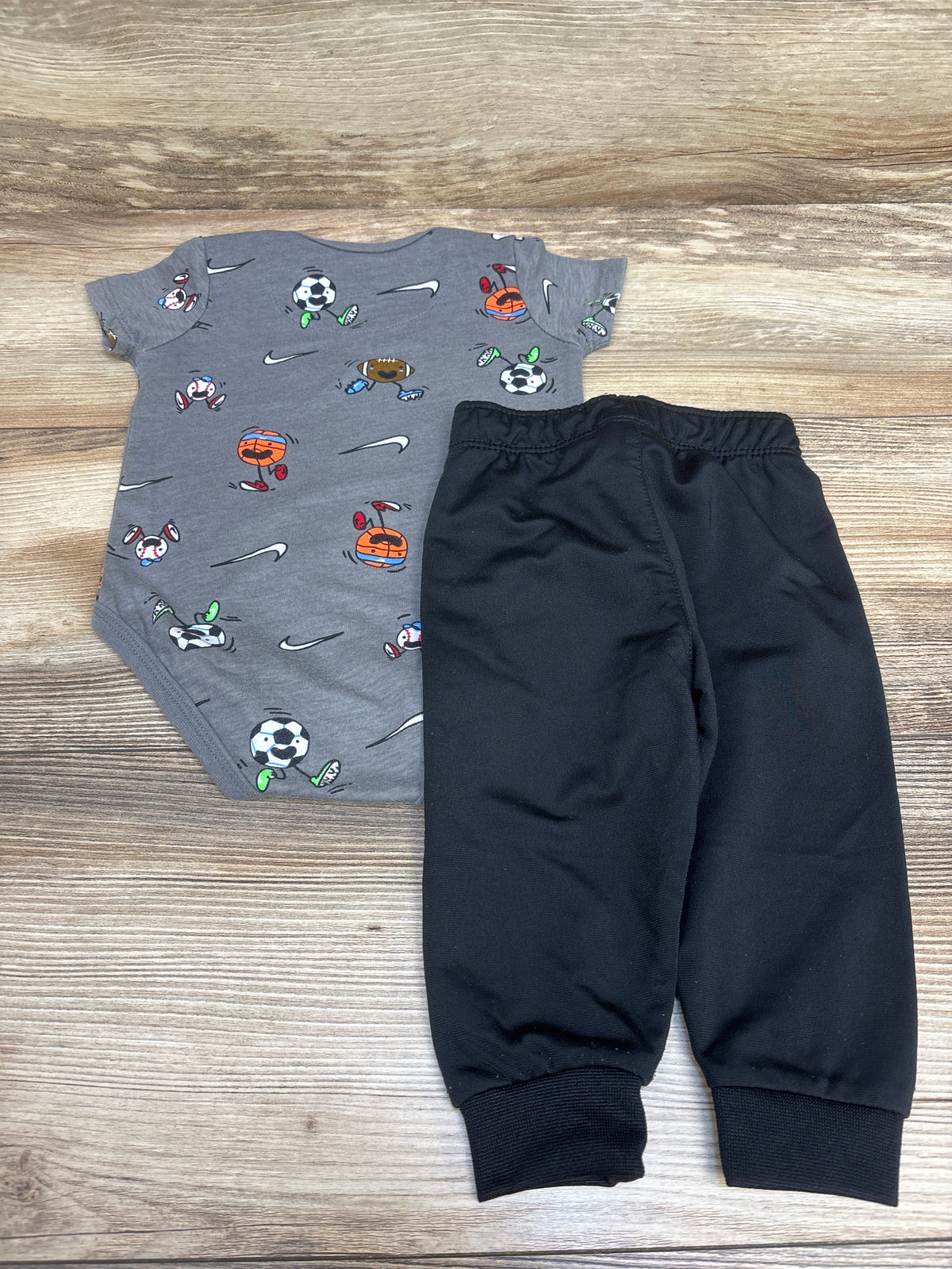 Nike 2pc Bodysuit & Joggers Set Grey sz 6m