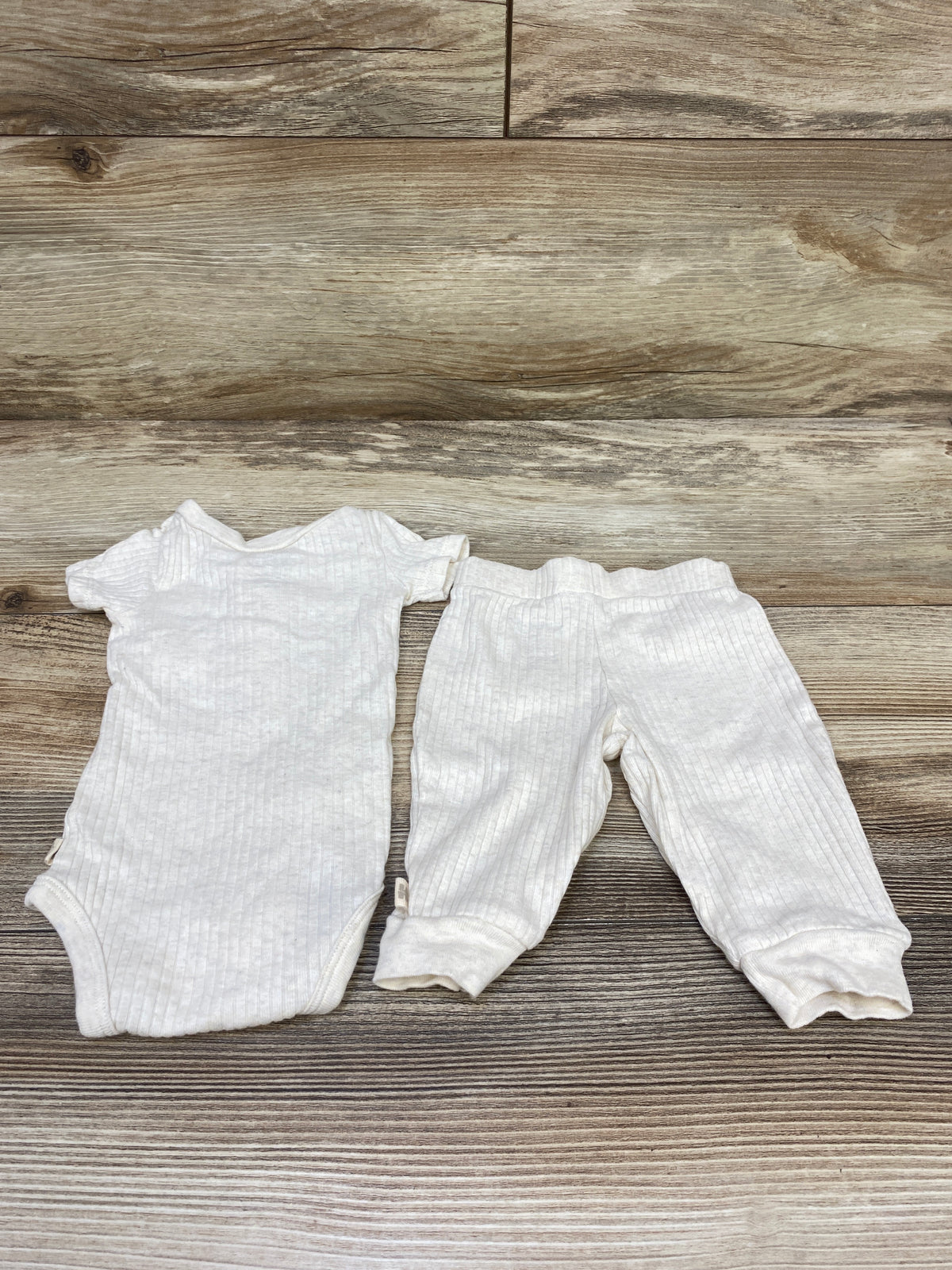 Huggies 2pc Ribbed Henley Bodysuit & Pants Set Tan sz Newborn