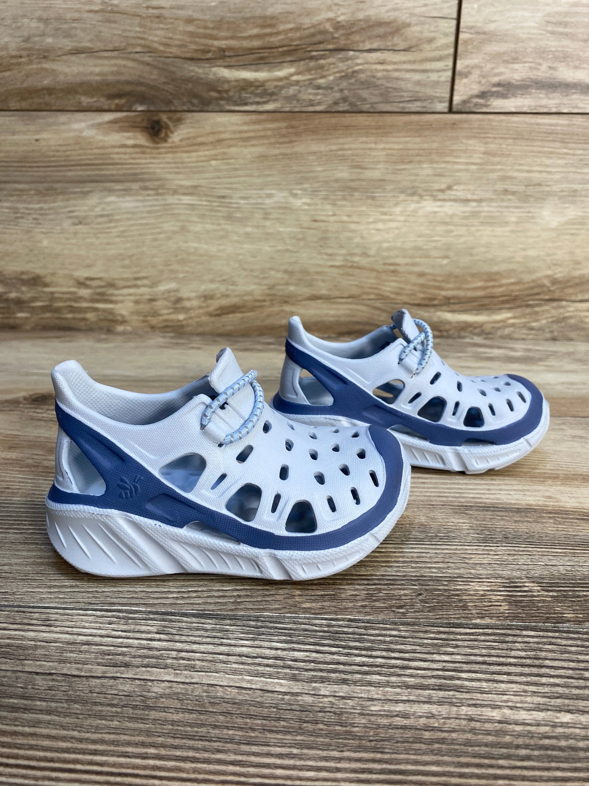 Joybees Tekking Shoes in Monument / Dusty Blue sz 4c