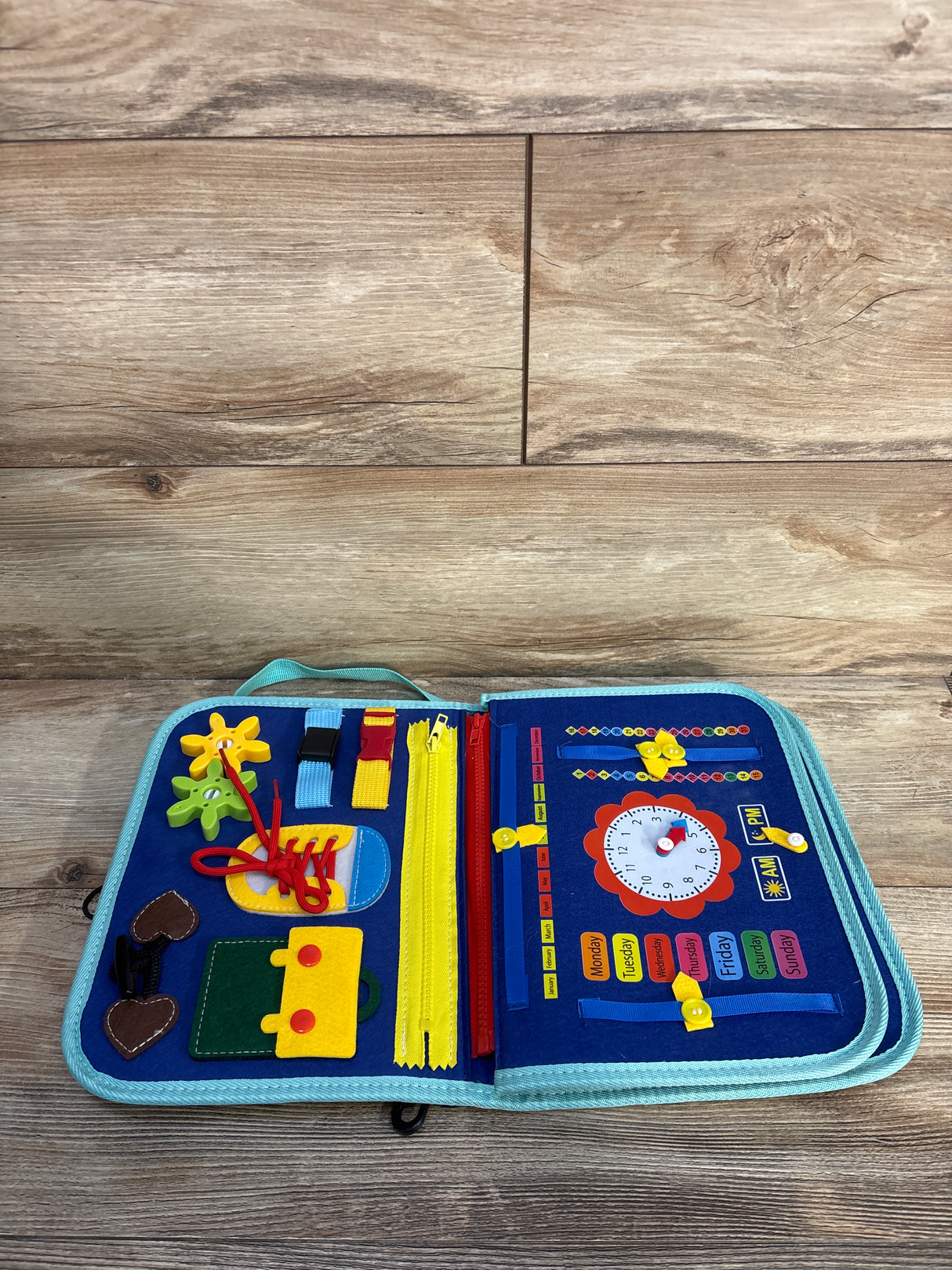 Ivebed Montessori Felt Busy Board Book