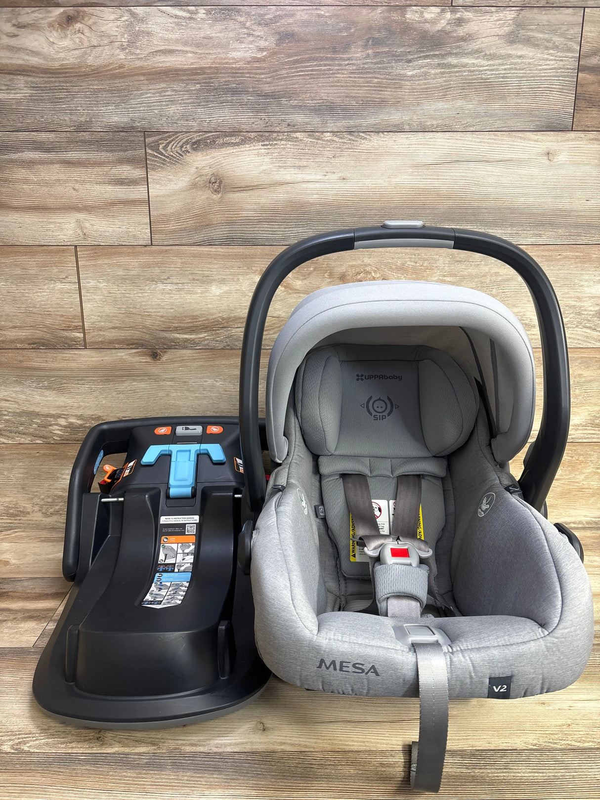 UPPAbaby Mesa V2 Infant Car Seat in Stella 4-35lbs.