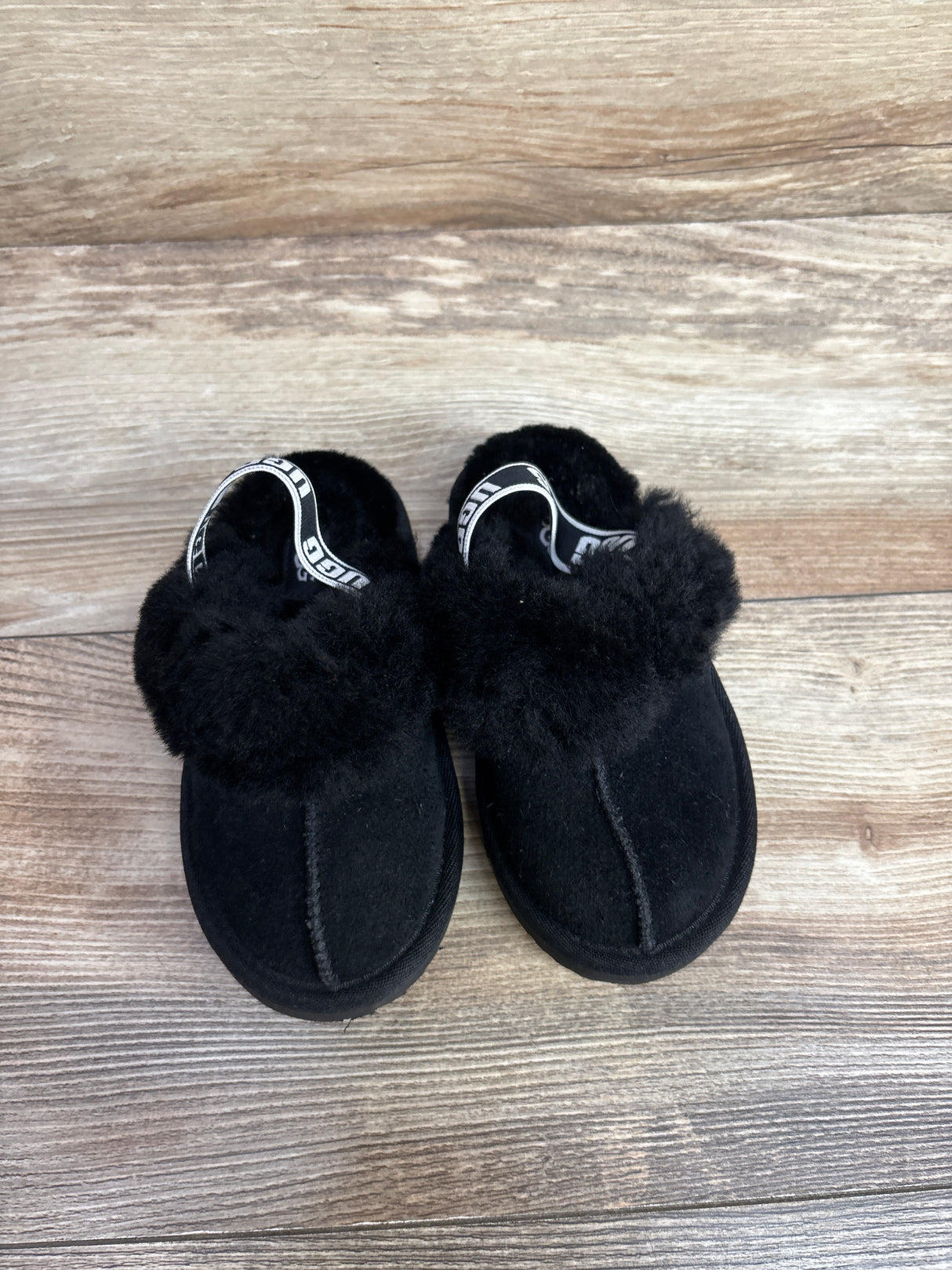 UGG Funkette Slippers Black sz 9c