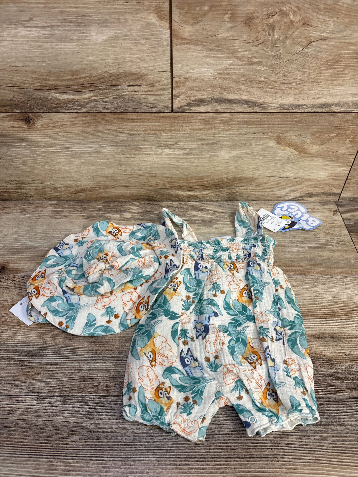 NEW Bluey 2pc Gauze Romper & Hat Set In Ivory sz 0-3m