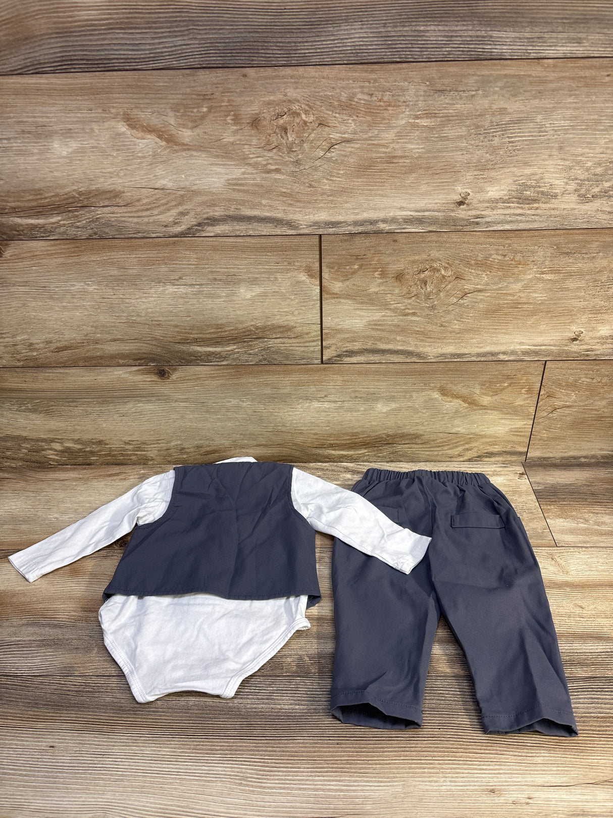 Generic 4pc Suit Set White/Grey sz 6-9m