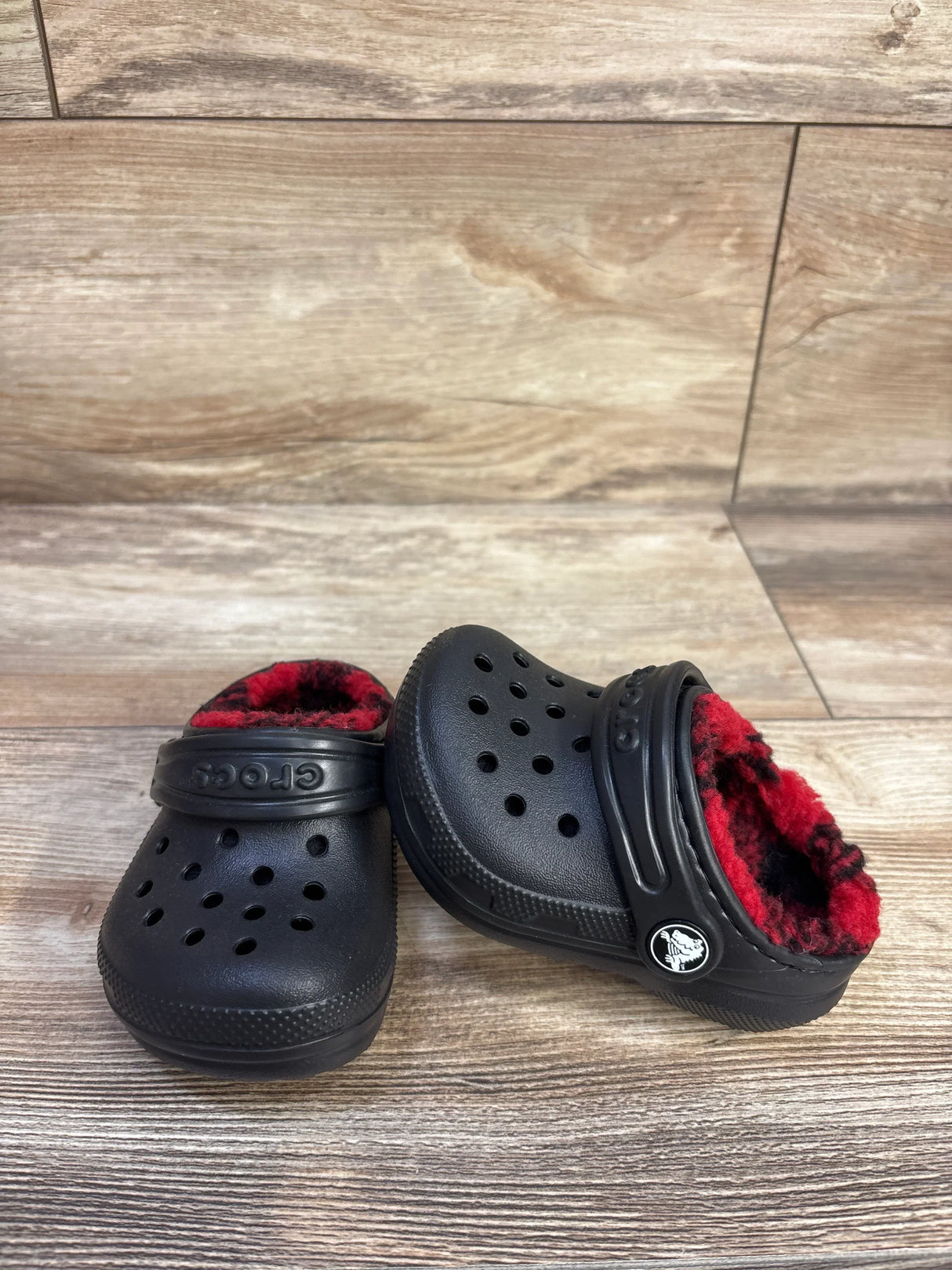Crocs Classic Lined Buffalo Check Clogs Black sz 4c