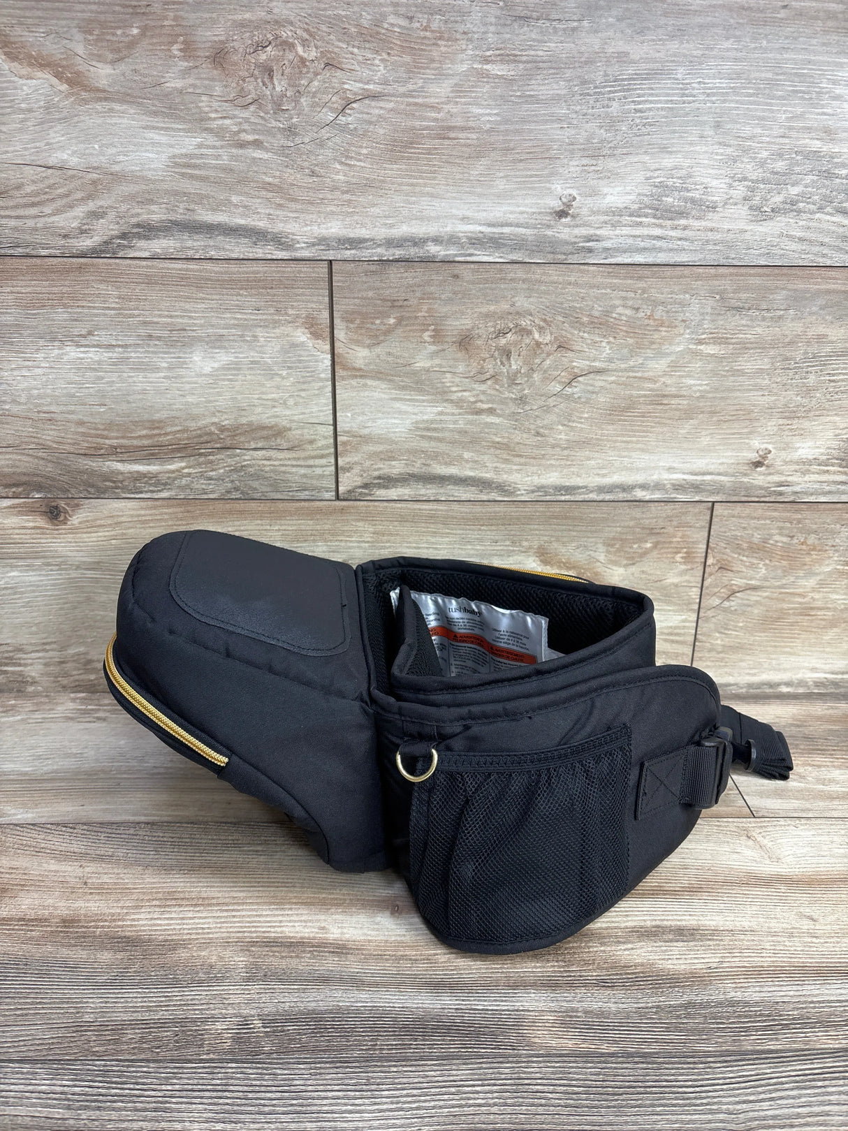 Tushbaby Hip Carrier in Black/Gold up to 45lbs