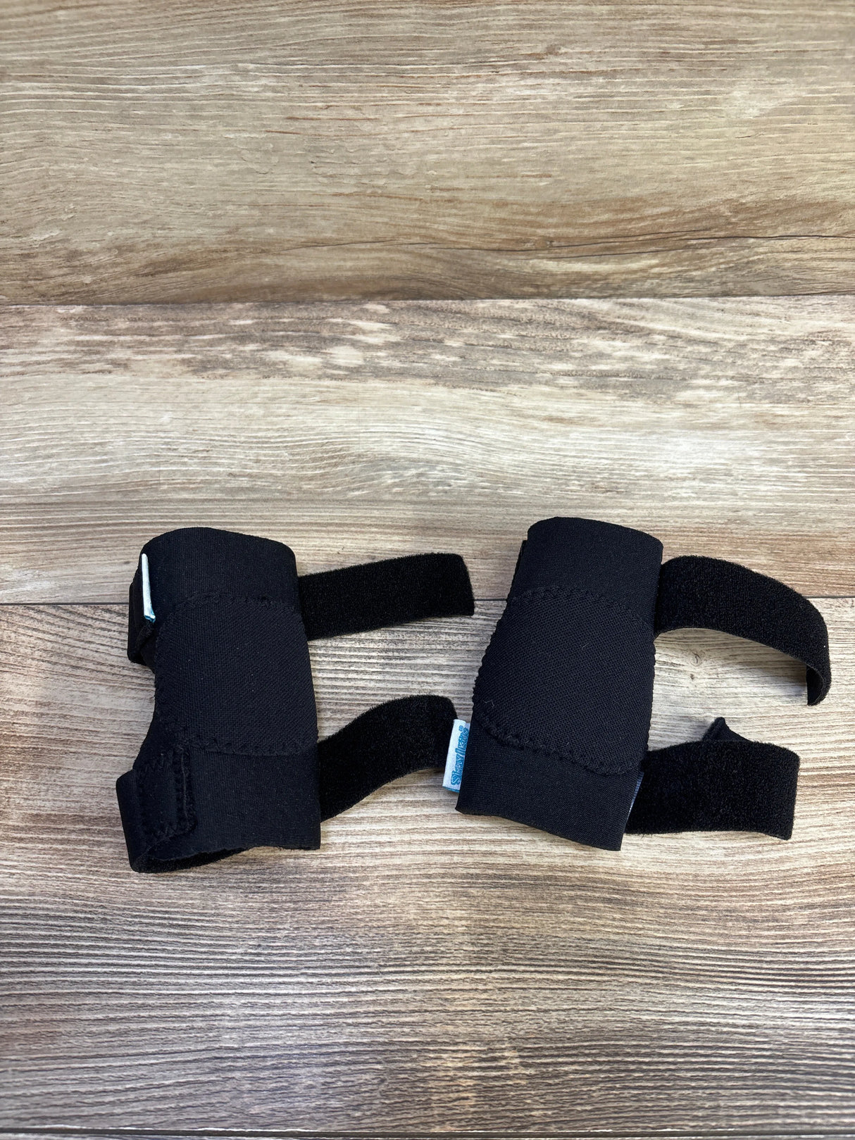 Simply Kids Baby Crawling Knee Pads Black sz 6-24m