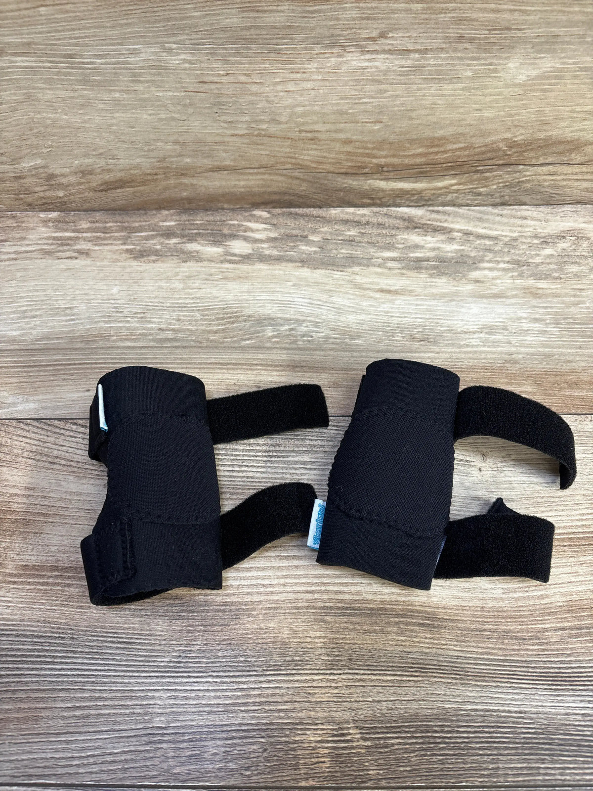 Simply Kids Baby Crawling Knee Pads Black sz 6-24m
