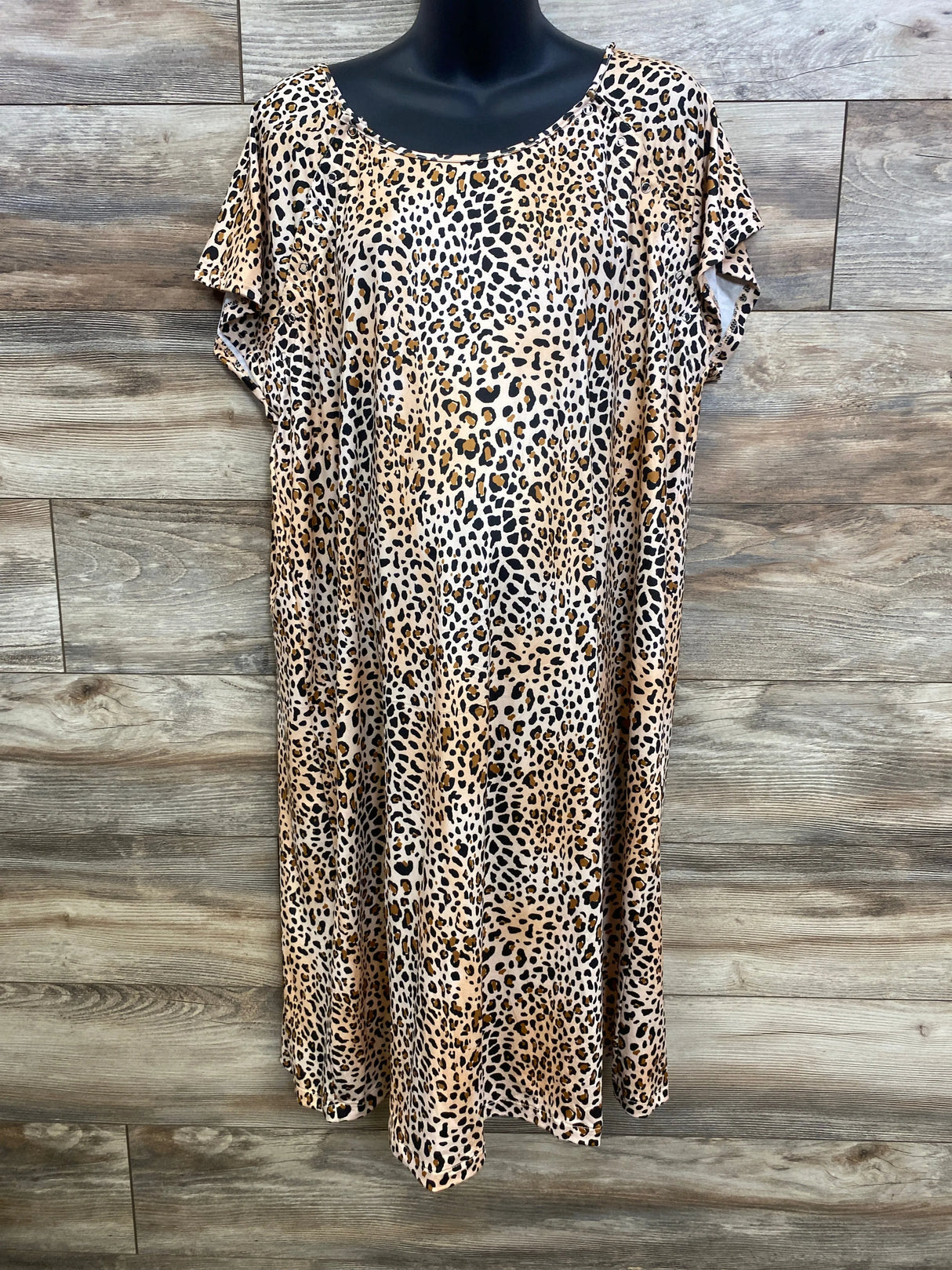 NEW Three Little Tots Leopard Labor & Delivery Gown Beige sz Medium/Large - Me n Mommy To Be