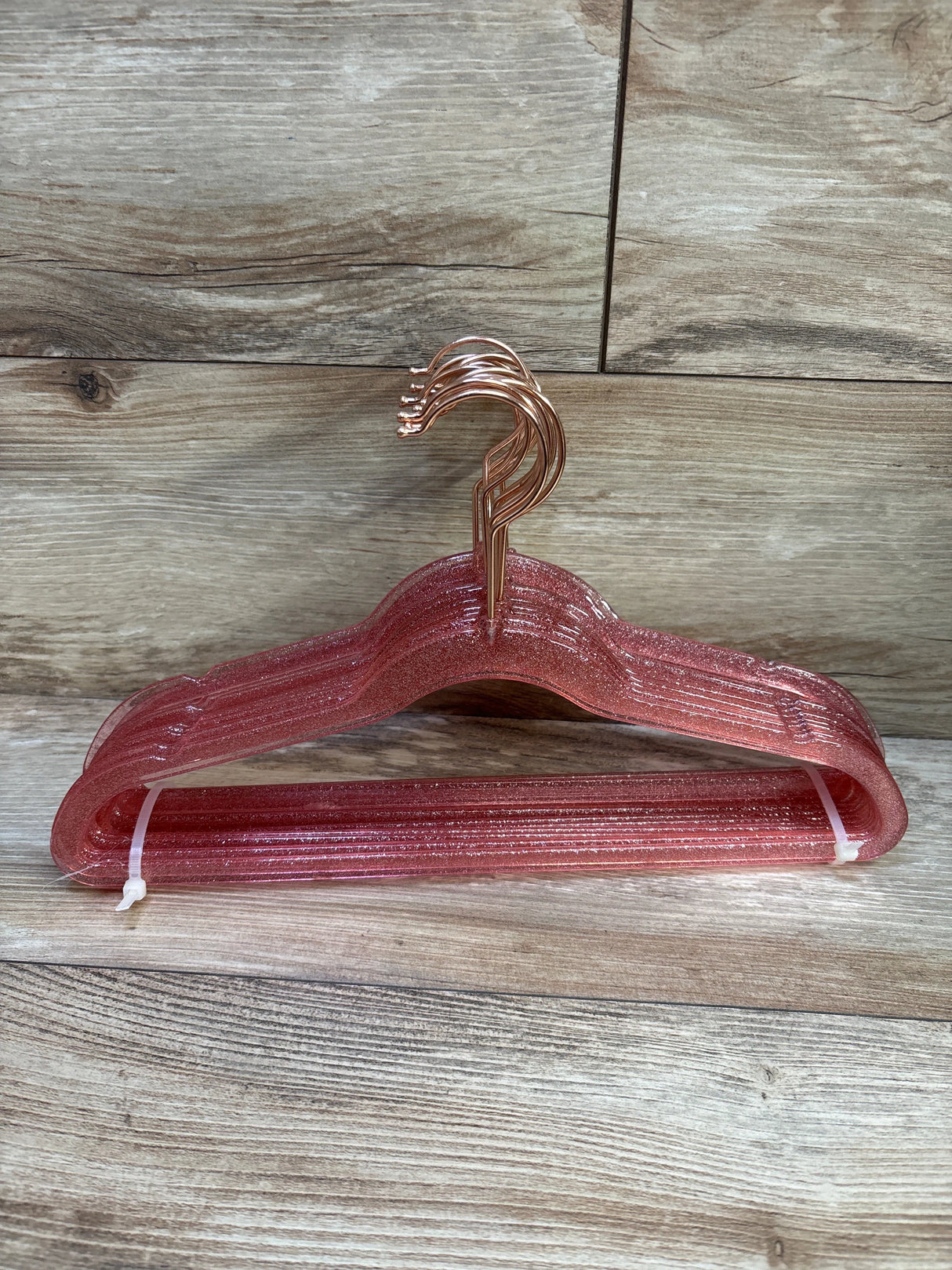 Concepts 16pk 11.5'' Acrylic Glitter Hangers, Pink