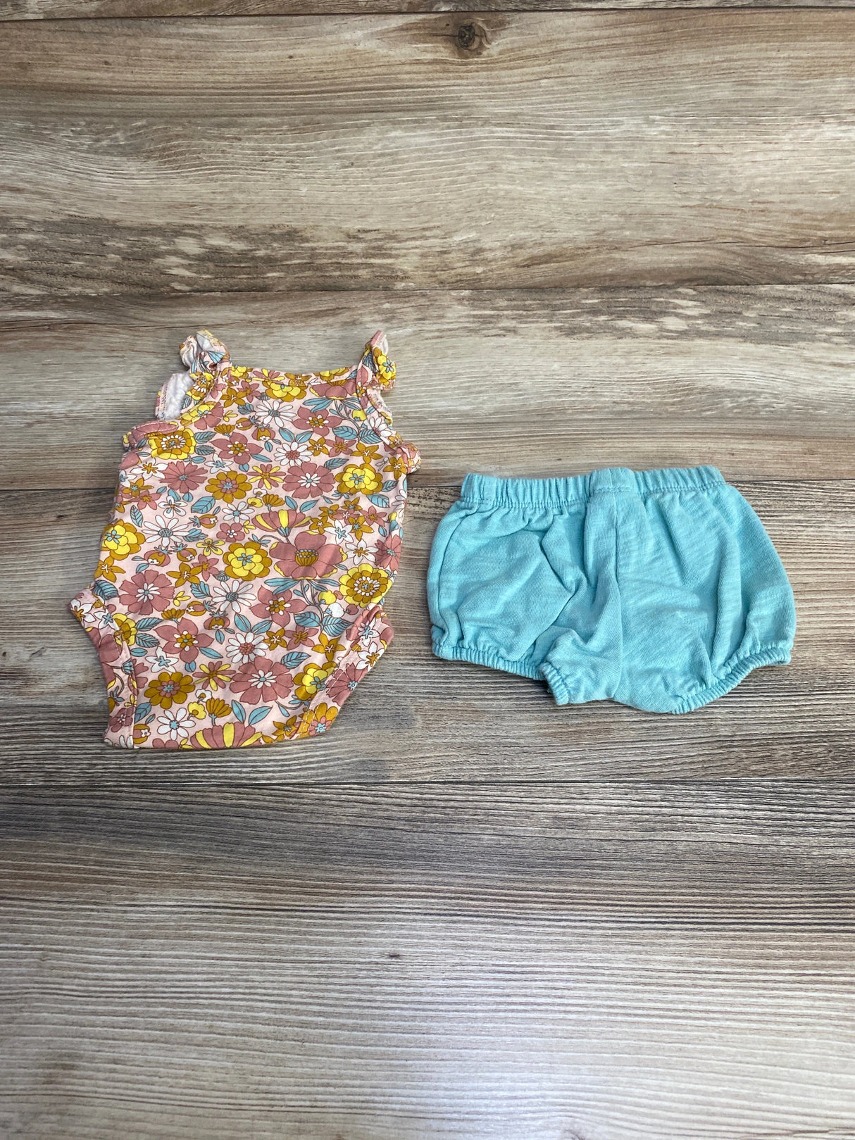 Carter's 2pc Floral Bodysuit & Shorts Pink sz Newborn - Me n Mommy To Be
