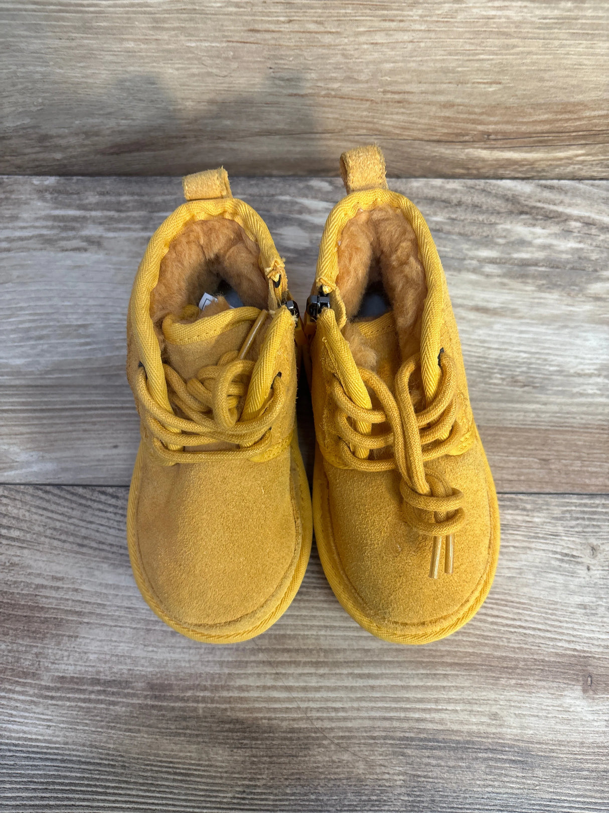NWOT Ugg Neumel II Boots, Yellow sz 8c