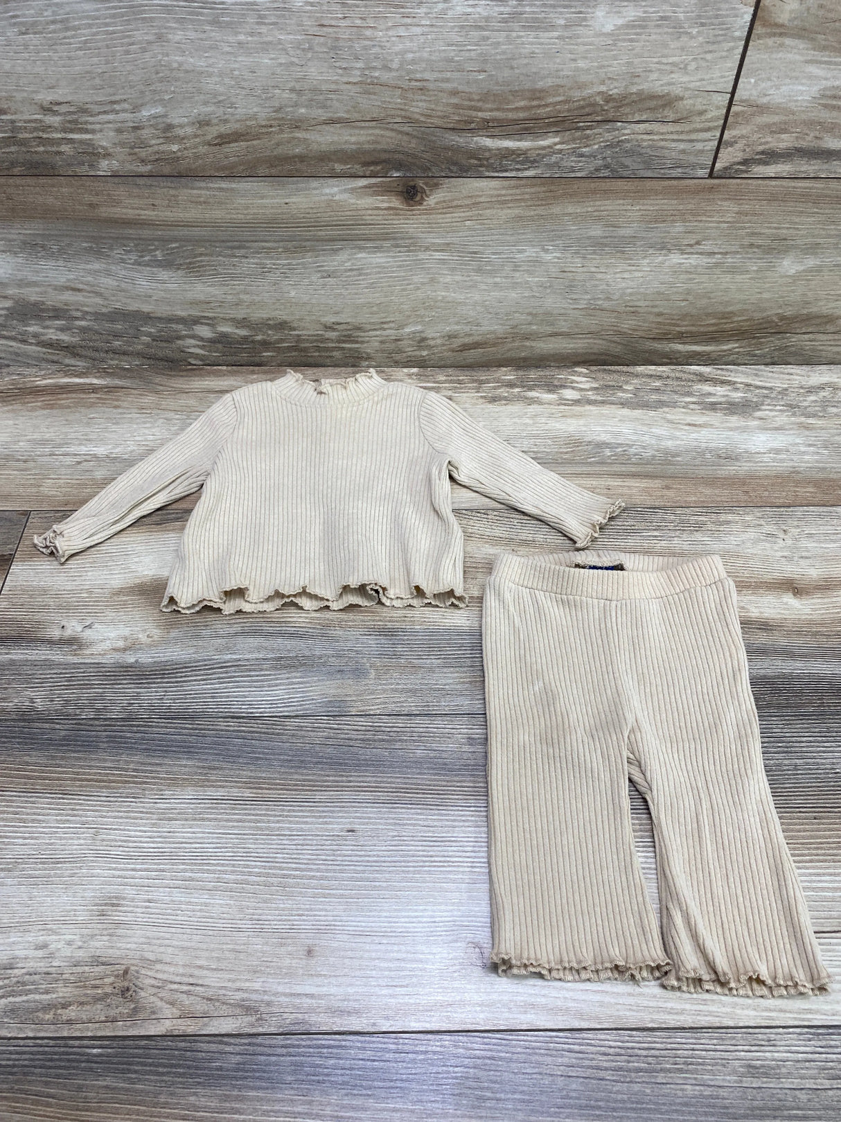 Old Navy Rib-Knit Lettuce-Edge Top & Pants Beige sz 0-3m - Me n Mommy To Be