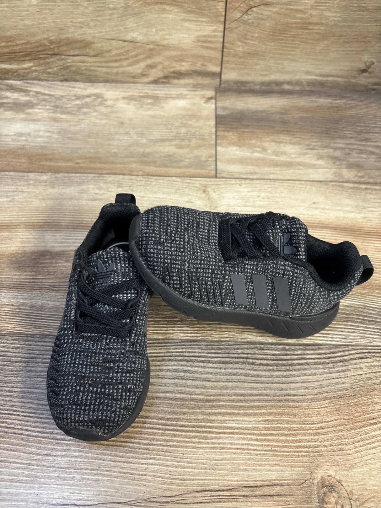 Adidas Swift Run 22 Sneakers Black sz 8c