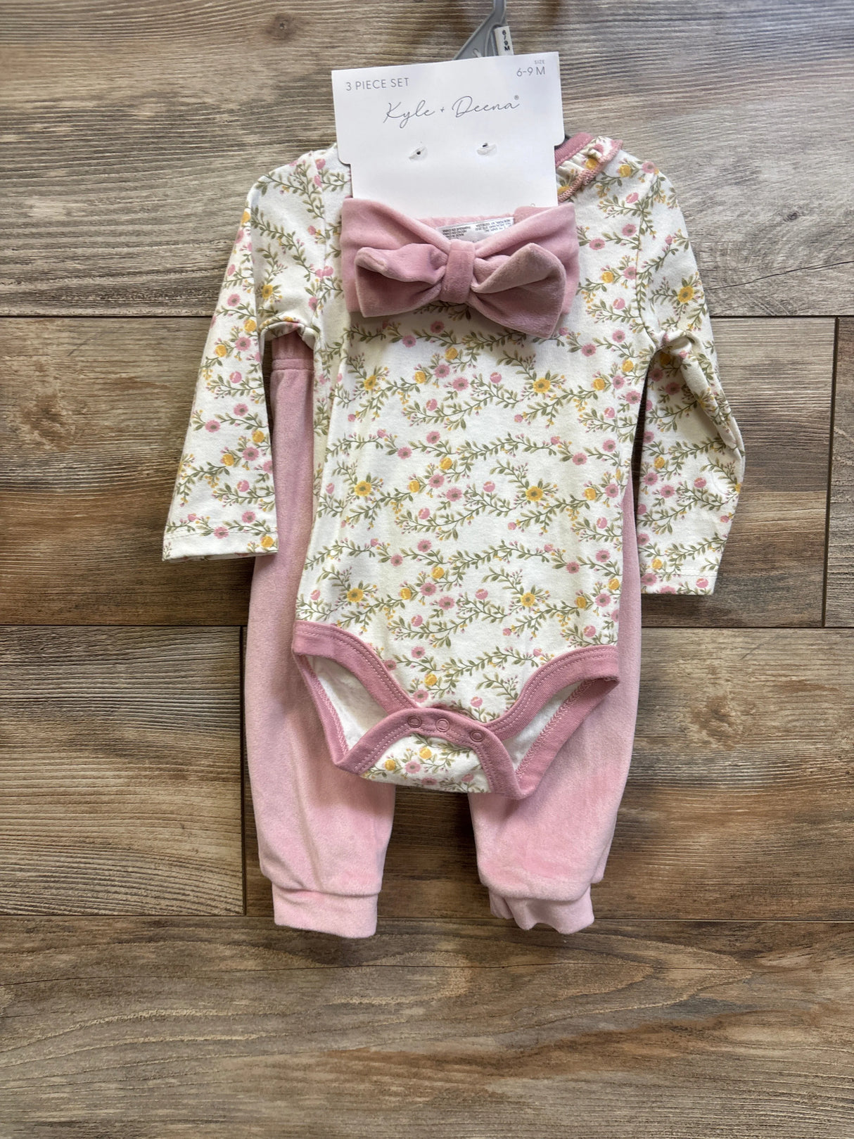 NWOT Kyle + Deena 3pc Floral Velour Bodysuit Set Ivory sz 6-9m