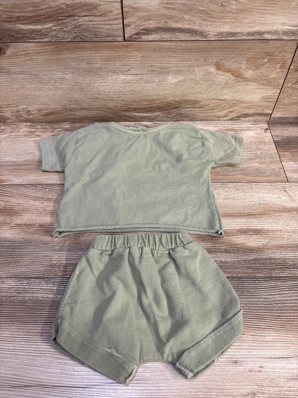 Little Wild 2pc Shirt & Shorts Set Green sz 6-12m