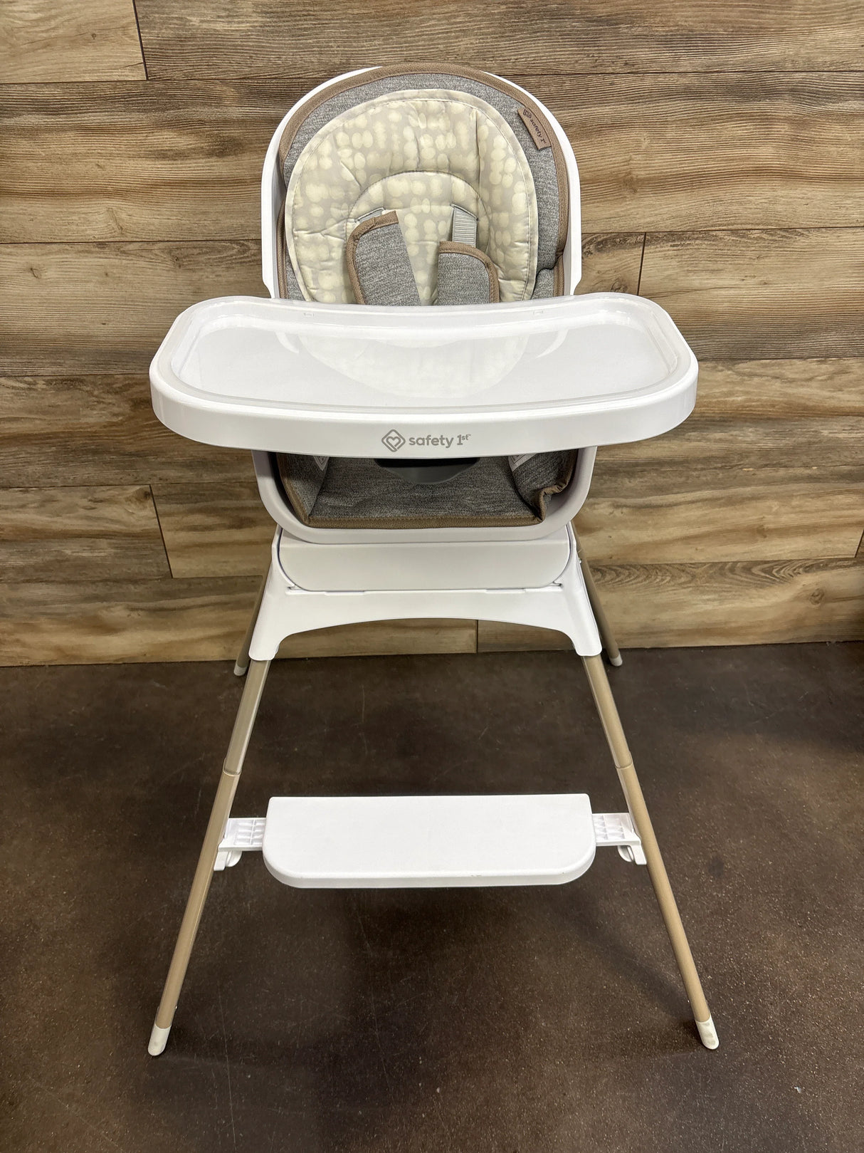 NWOT Safety 1st Grow and Go Rotating High Chair in French Gray