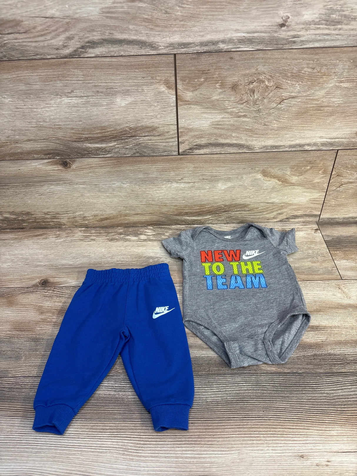 Nike 2pc Bodysuit & Pants Set Grey sz 3m