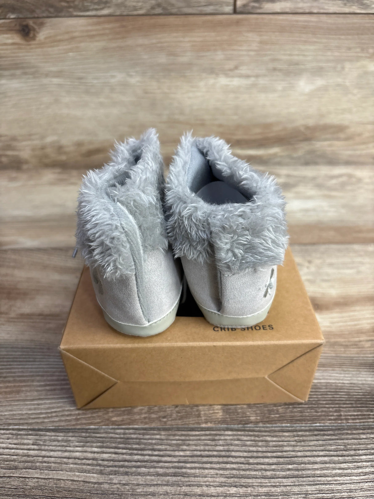 NEW Lucky Brand Eskimo Crib Booties Grey sz 4c