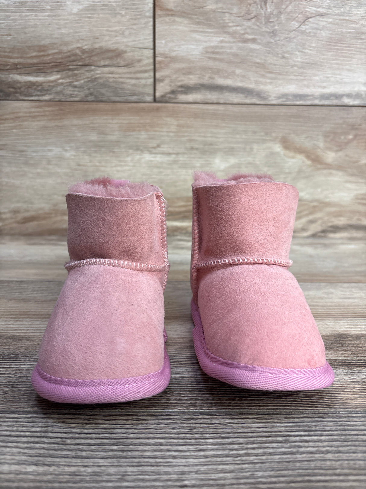 Emu Baby Booties Pink sz 5.5c