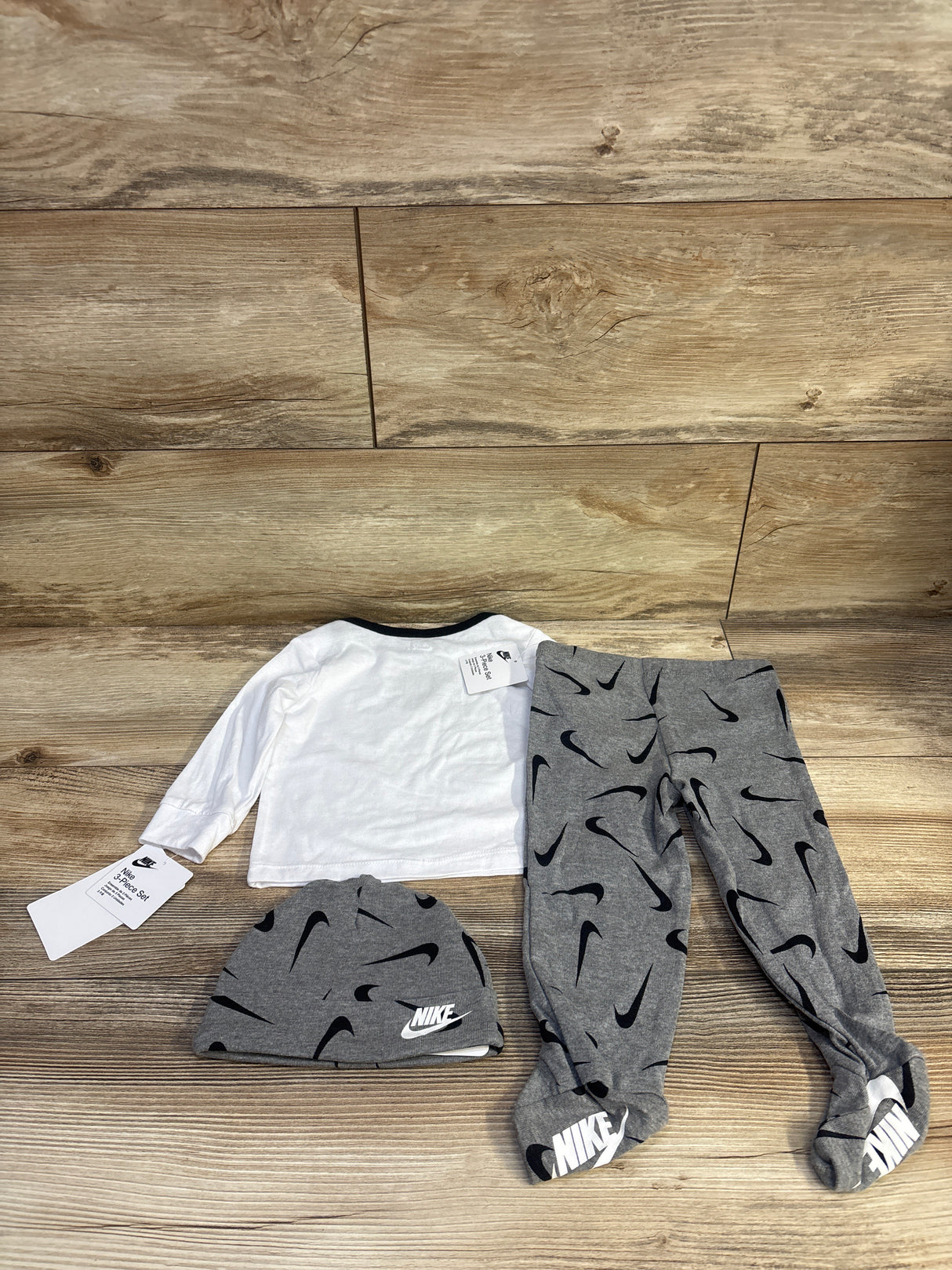 NEW Nike 3pc Long Sleeve Shirt, Footed Pants, & Hat Set White sz 9m