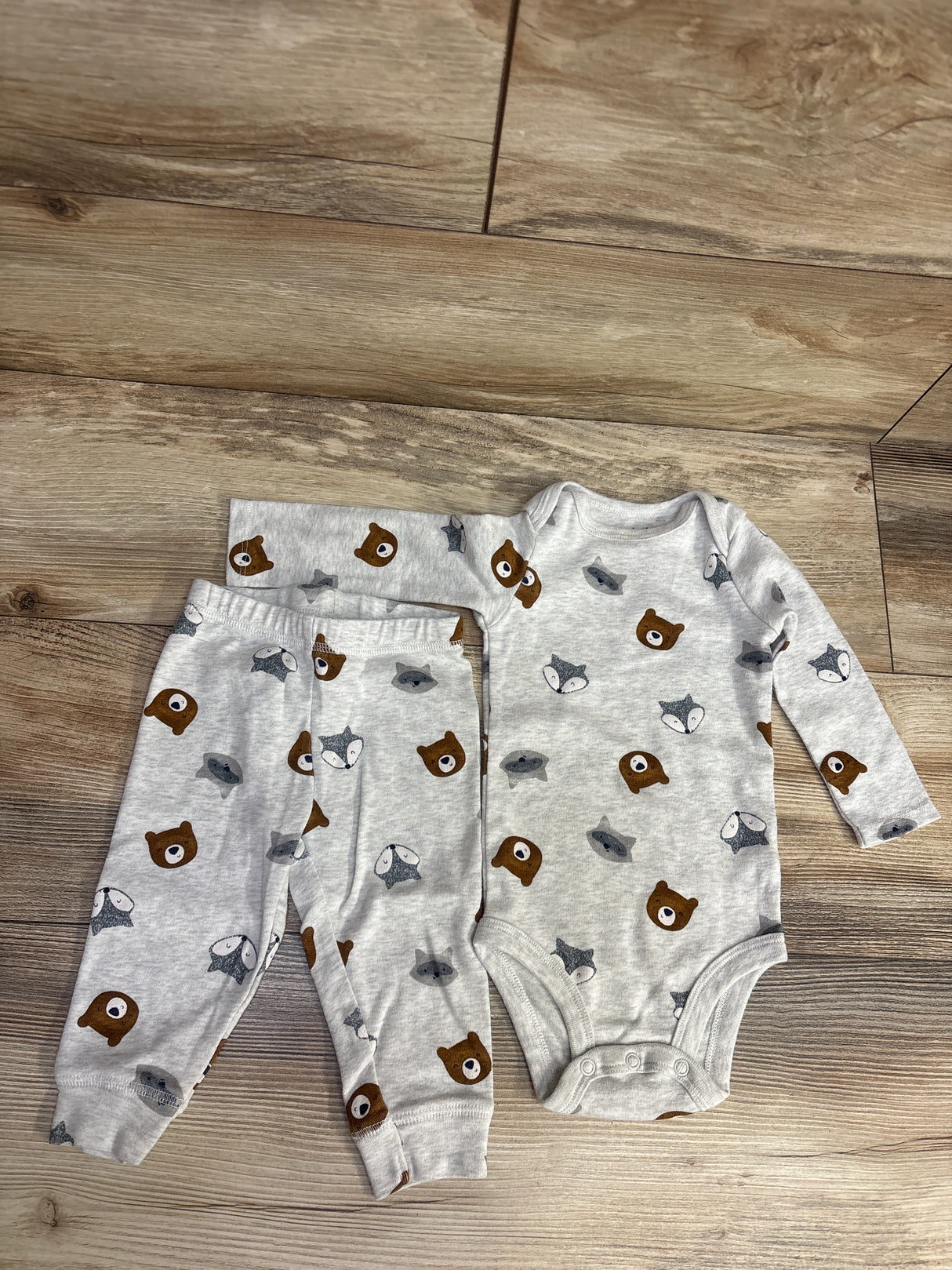 Just One You 2pc Animal Print Bodysuit & Pants Set Grey sz 9m