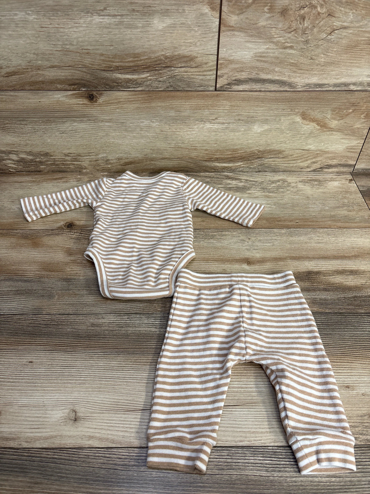 Focus Kids 2pc Striped Ribbed Bodysuit Set Tan sz 3m