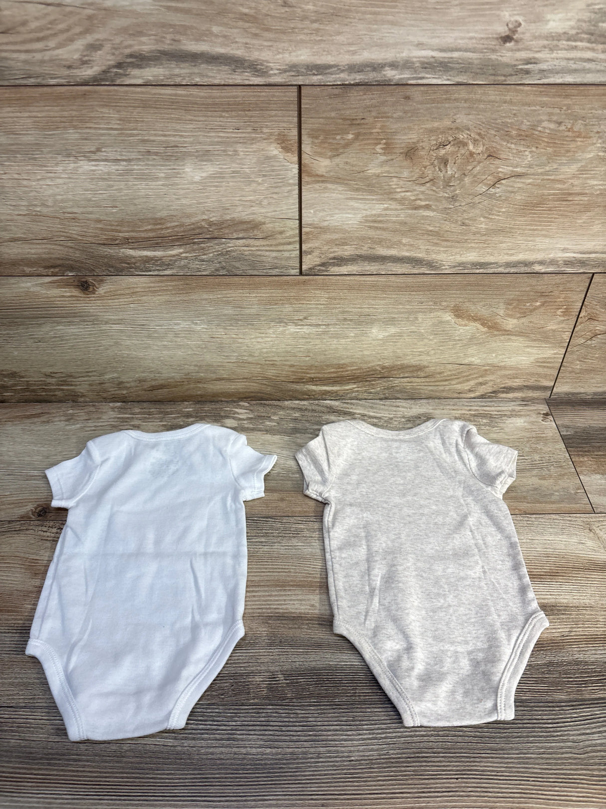 Nike 2pk Bodysuits Beige sz 6m