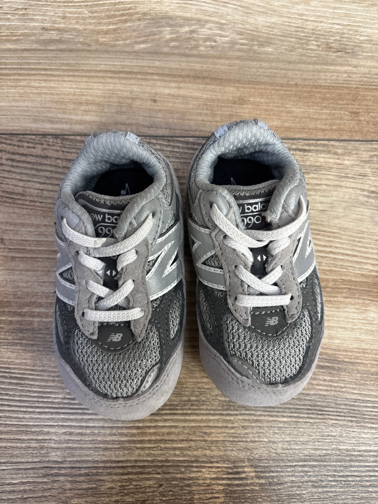 New Balance 990v6 Crib Bungee Sneakers Grey sz 3c - Me n Mommy To Be