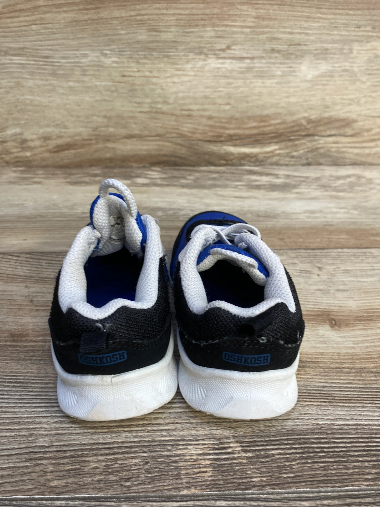 Oshkosh Ajax Sneakers Blue sz 7c - Me n Mommy To Be