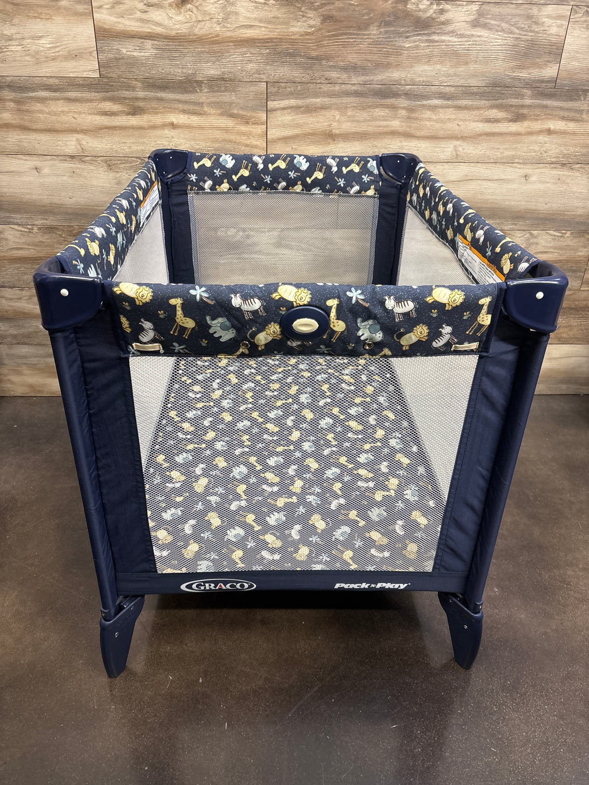 Graco Pack 'n Play Portable Playard in Zooland - No Carry Bag