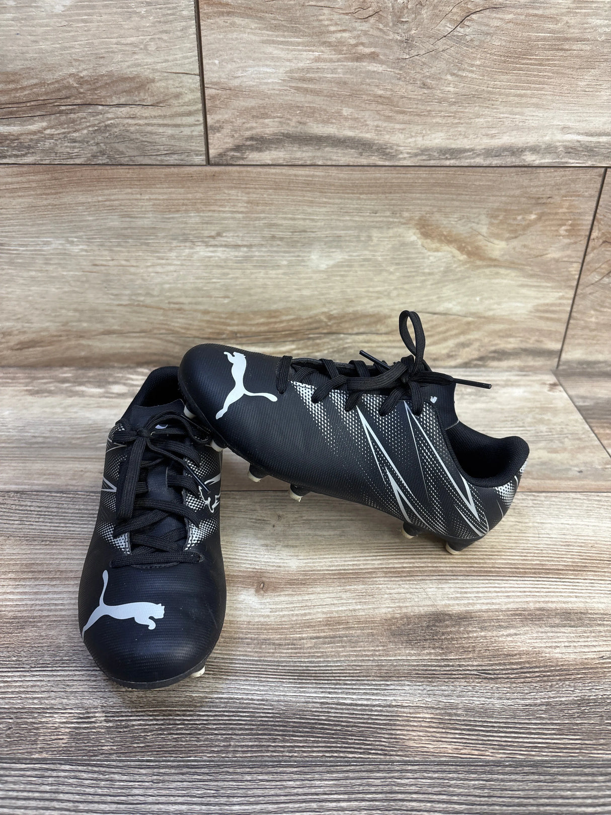 Puma Attacanto Soccer Cleats Black sz 1.5Y