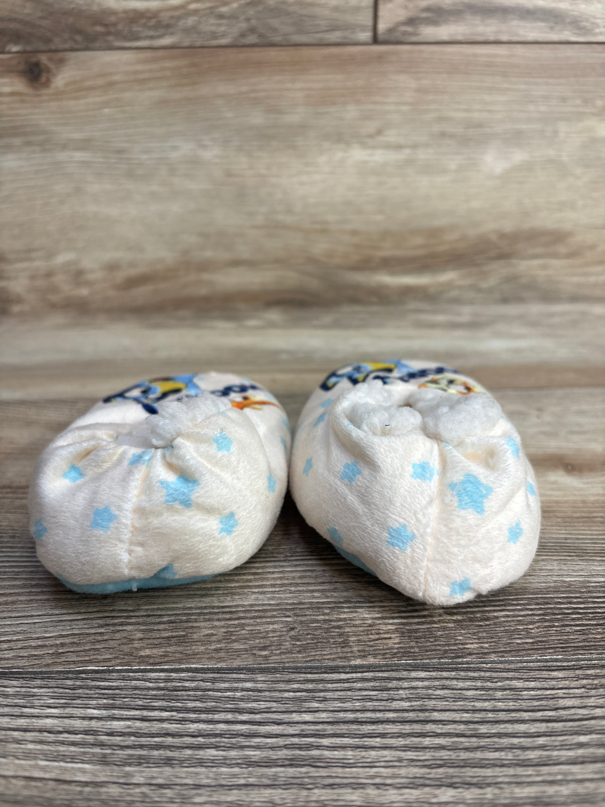 Faux Fur Bluey Slippers White sz 6/7c