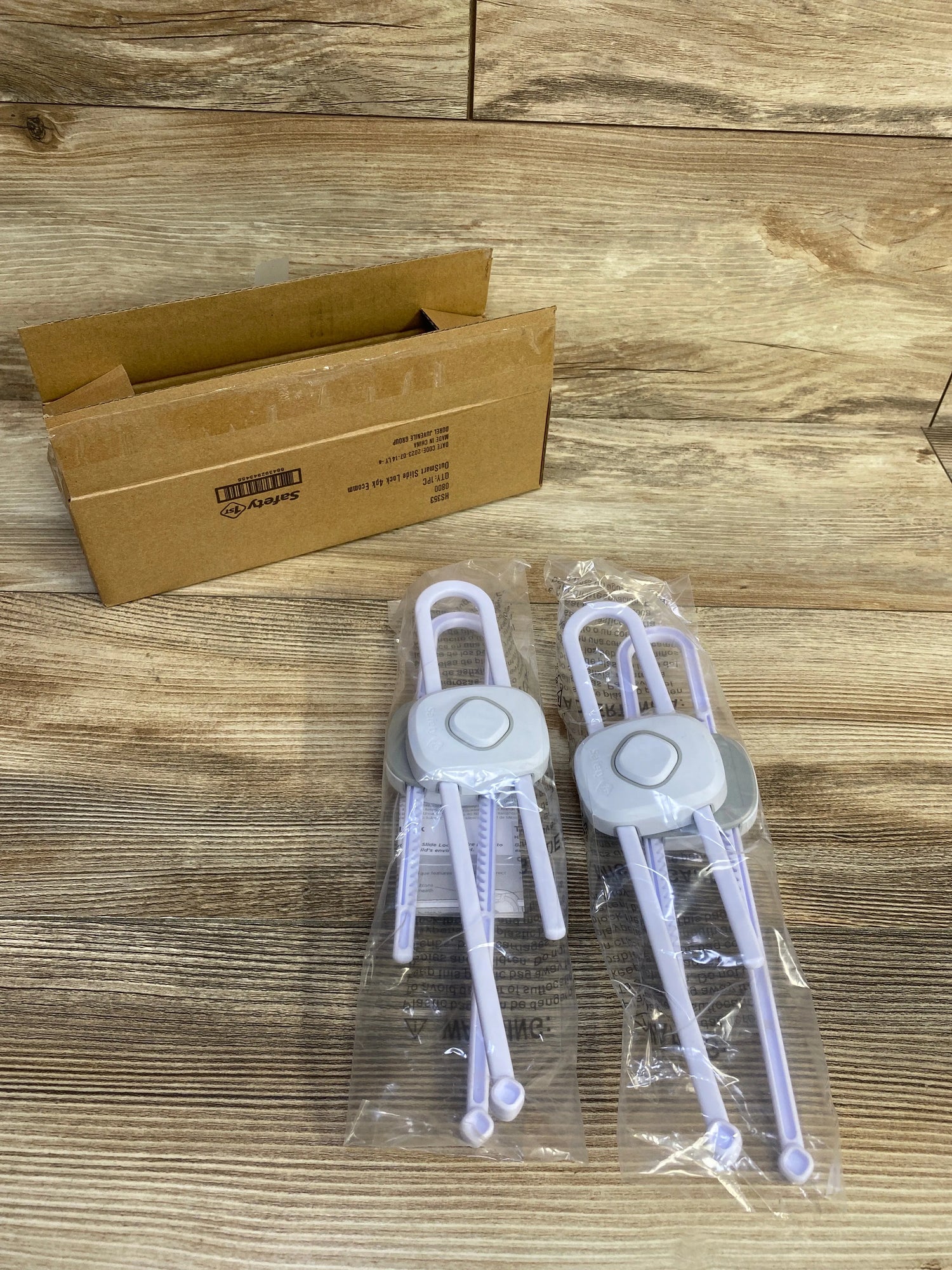 NEW Safety 1st Outsmart Slide Lock Four Pack, White - Me n Mommy To Be